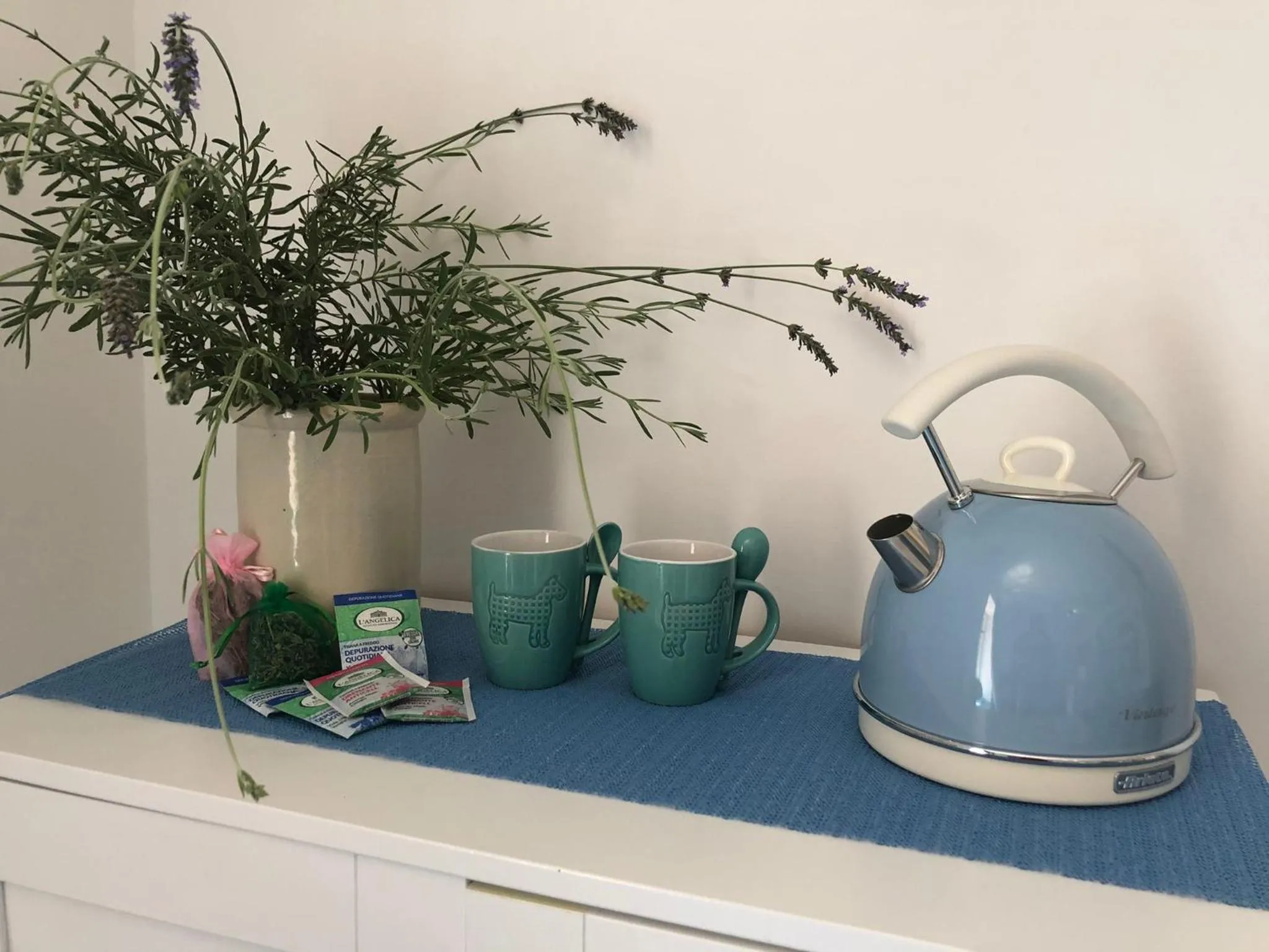 Coffee/tea facilities in Aquarius Maiori B&B