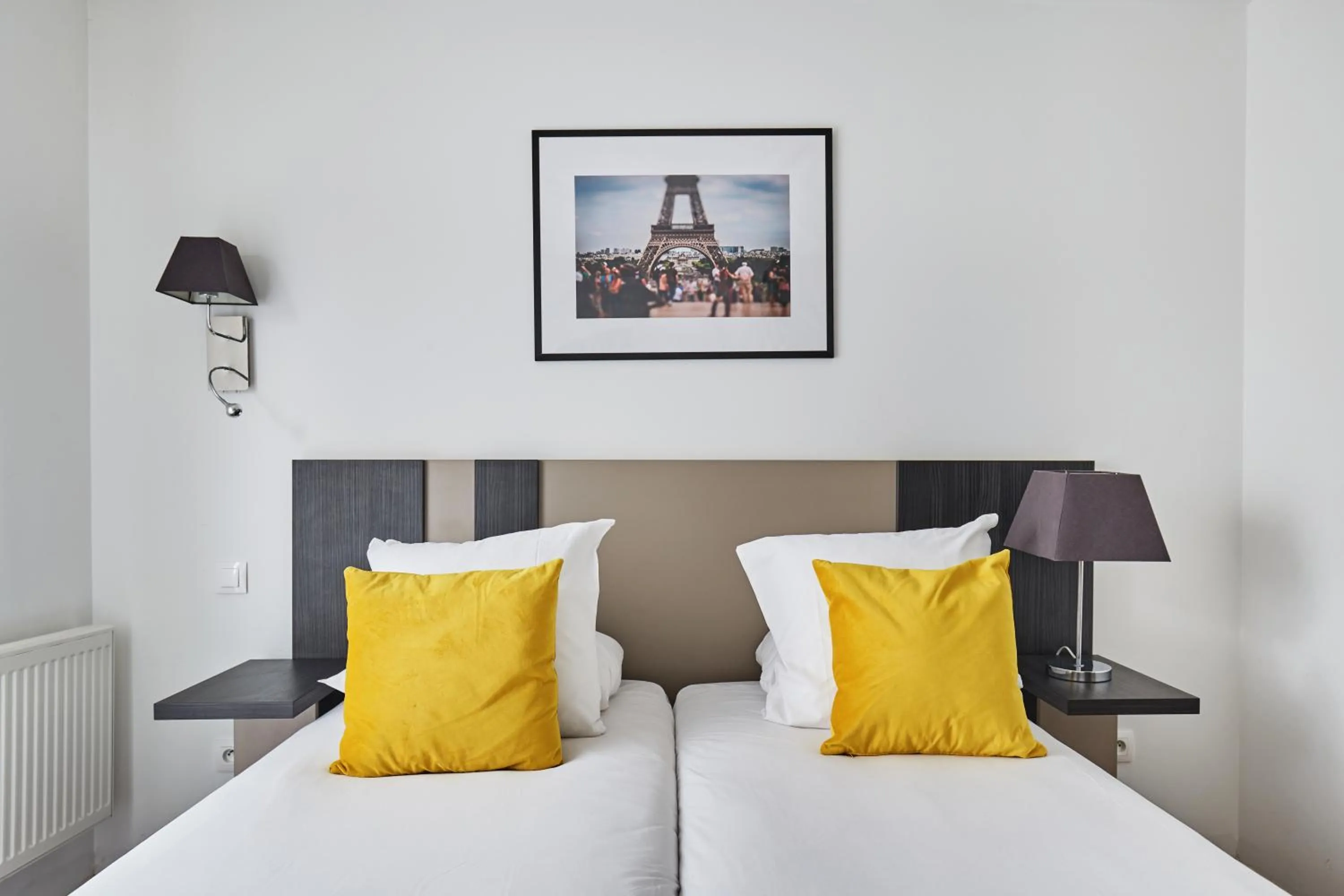 Bedroom, Bed in Appart Hotel Odalys City Paris Levallois