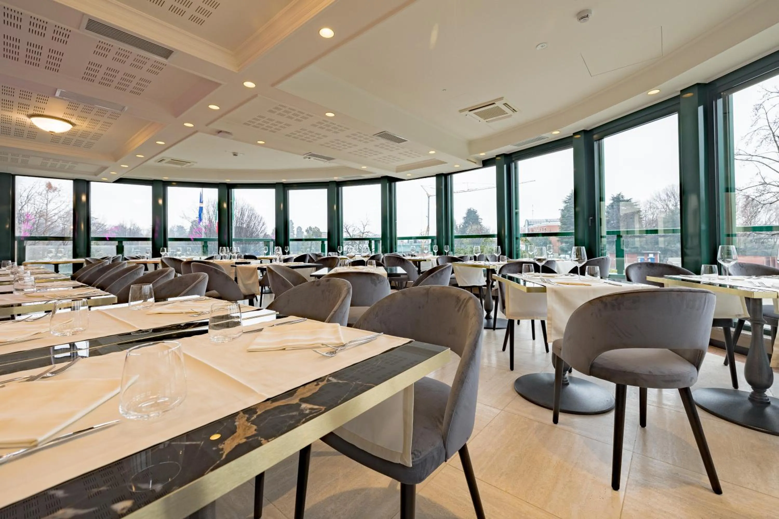 Restaurant/places to eat in Just Hotel Saronno