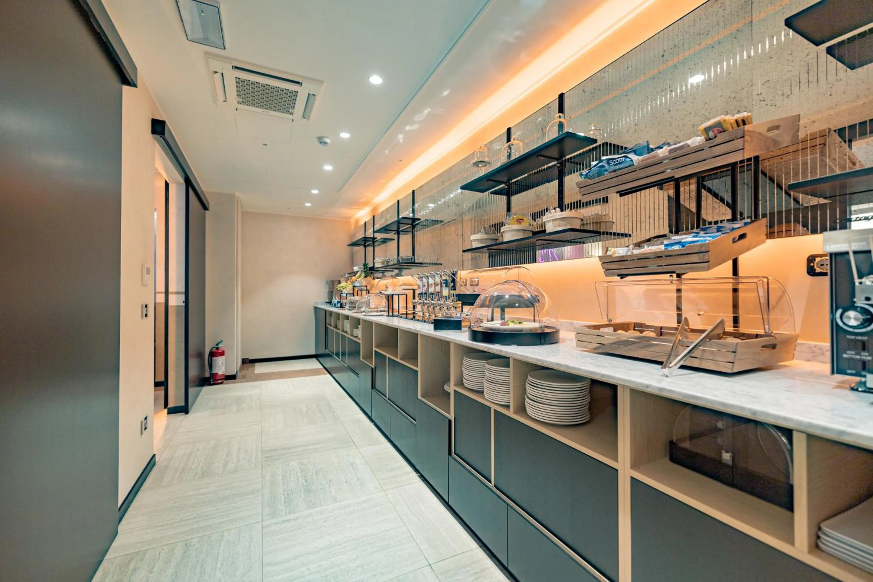 Buffet breakfast in Just Hotel Saronno