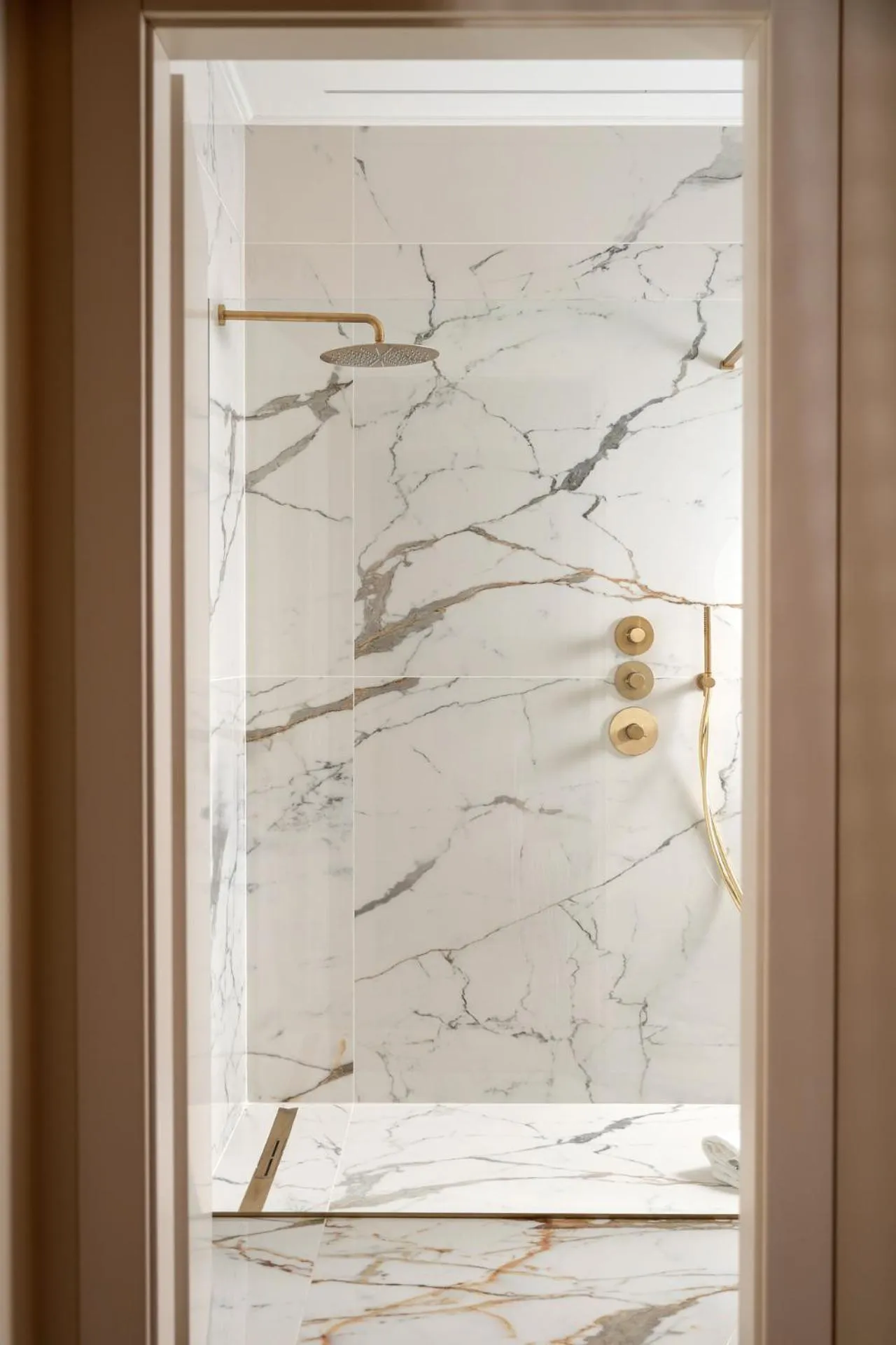 Shower in Just Hotel Saronno