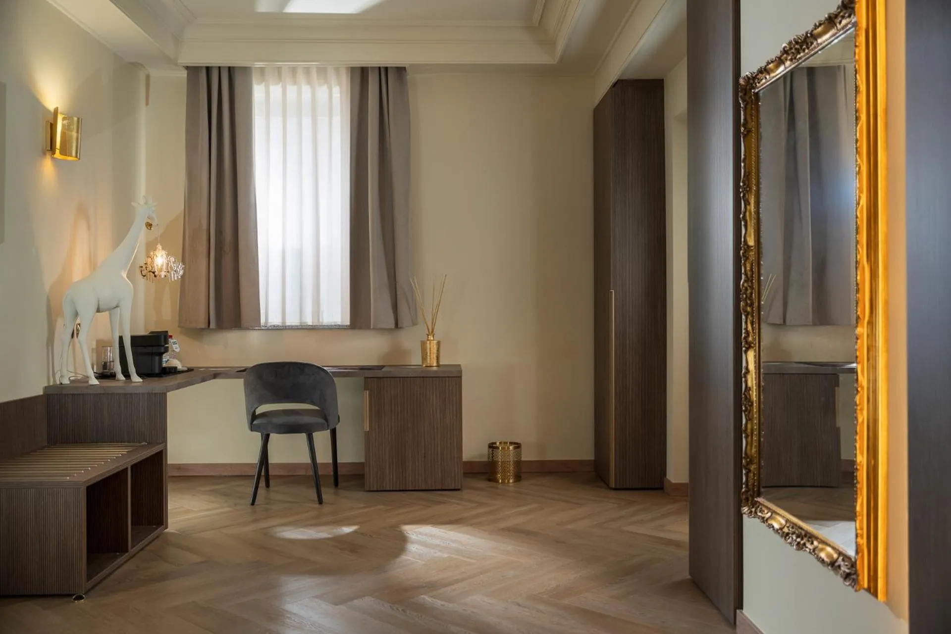 Seating area in Just Hotel Saronno