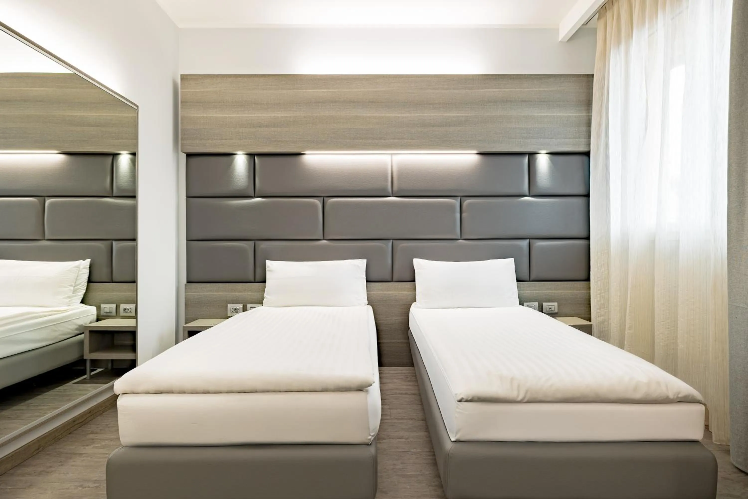 Bed in Just Hotel Saronno