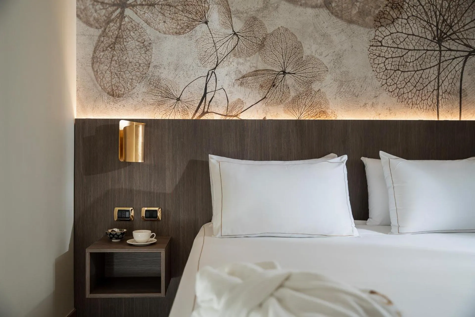 Bed in Just Hotel Saronno