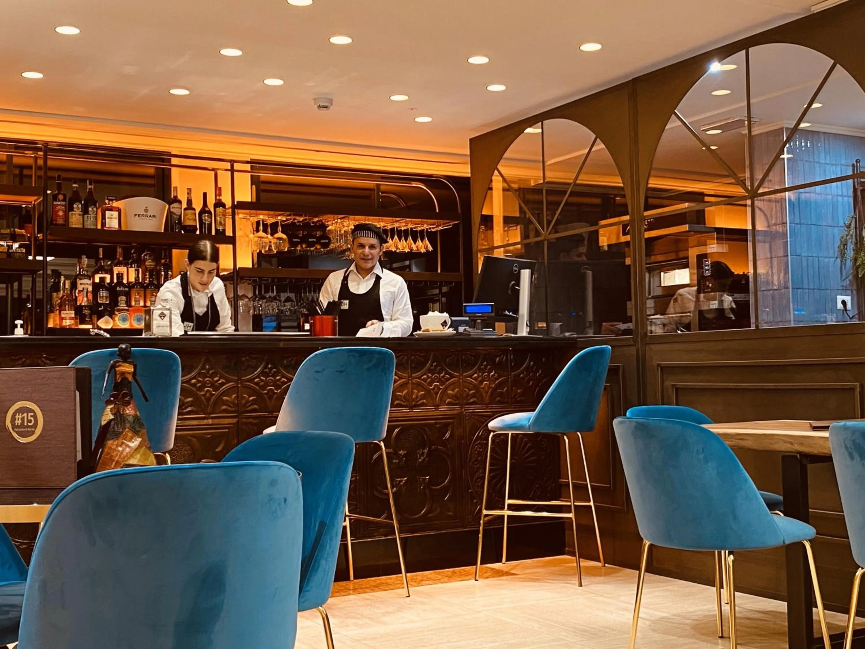 Restaurant/places to eat in Just Hotel Saronno