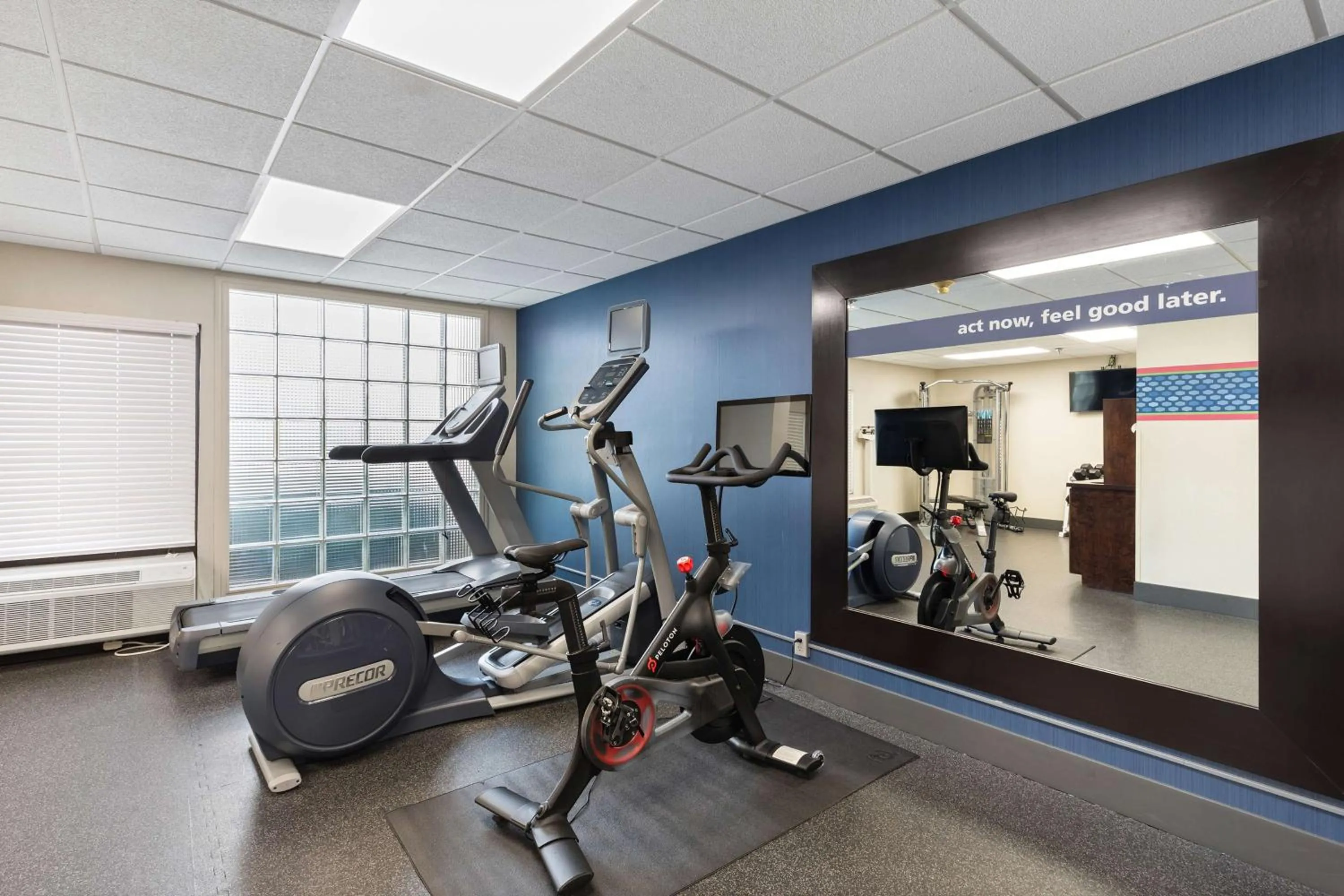 Fitness centre/facilities in Hampton Inn Rock Hill