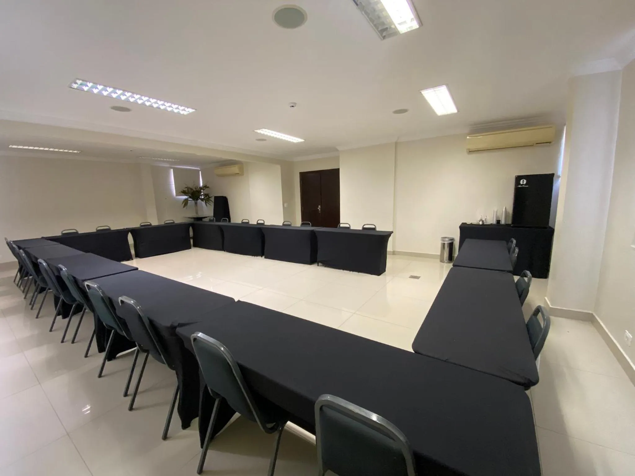 Meeting/conference room in Aruá Hotel, Restaurante e Convenções