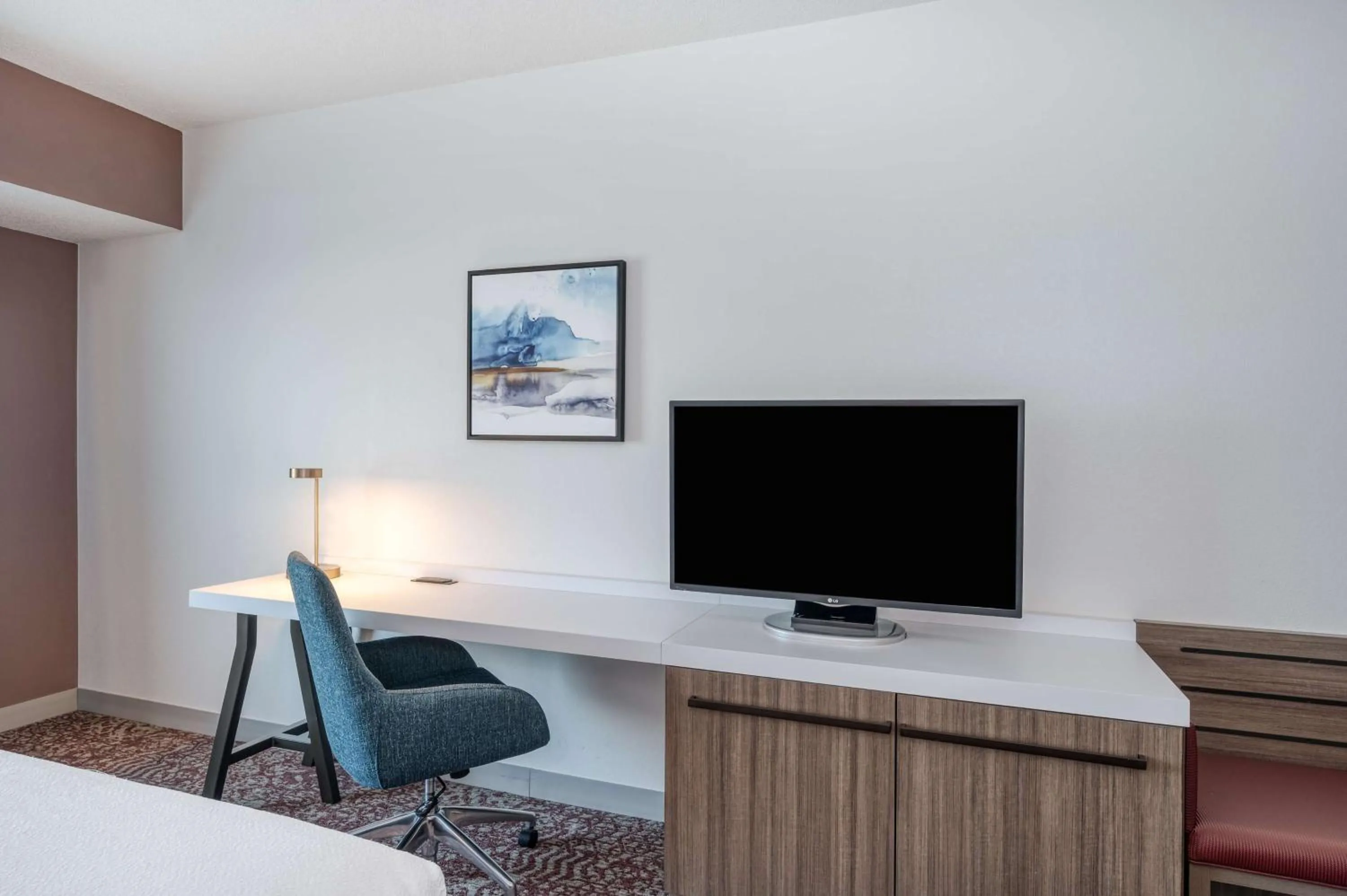 Bedroom, Bed in Hilton Garden Inn Clarksburg