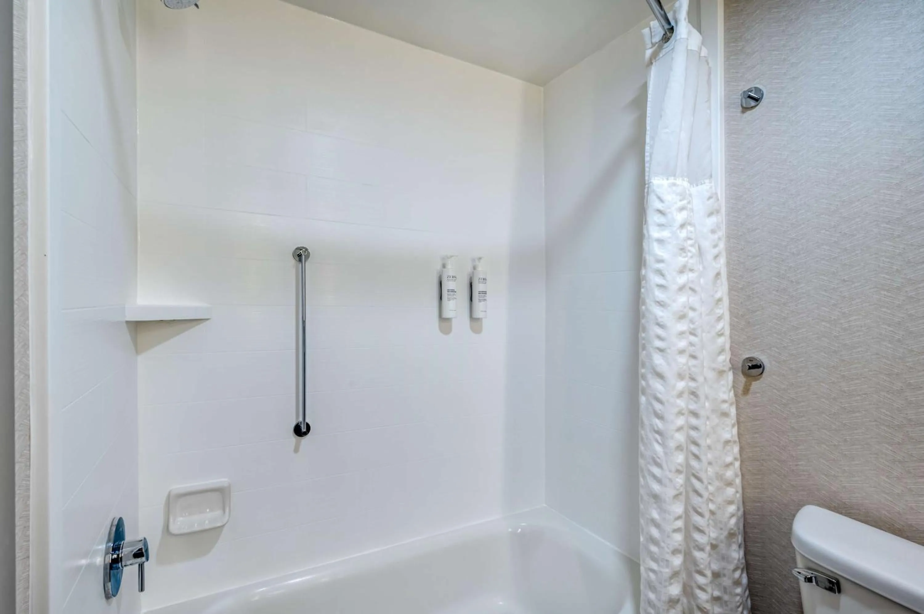 Bathroom in Hilton Garden Inn Clarksburg