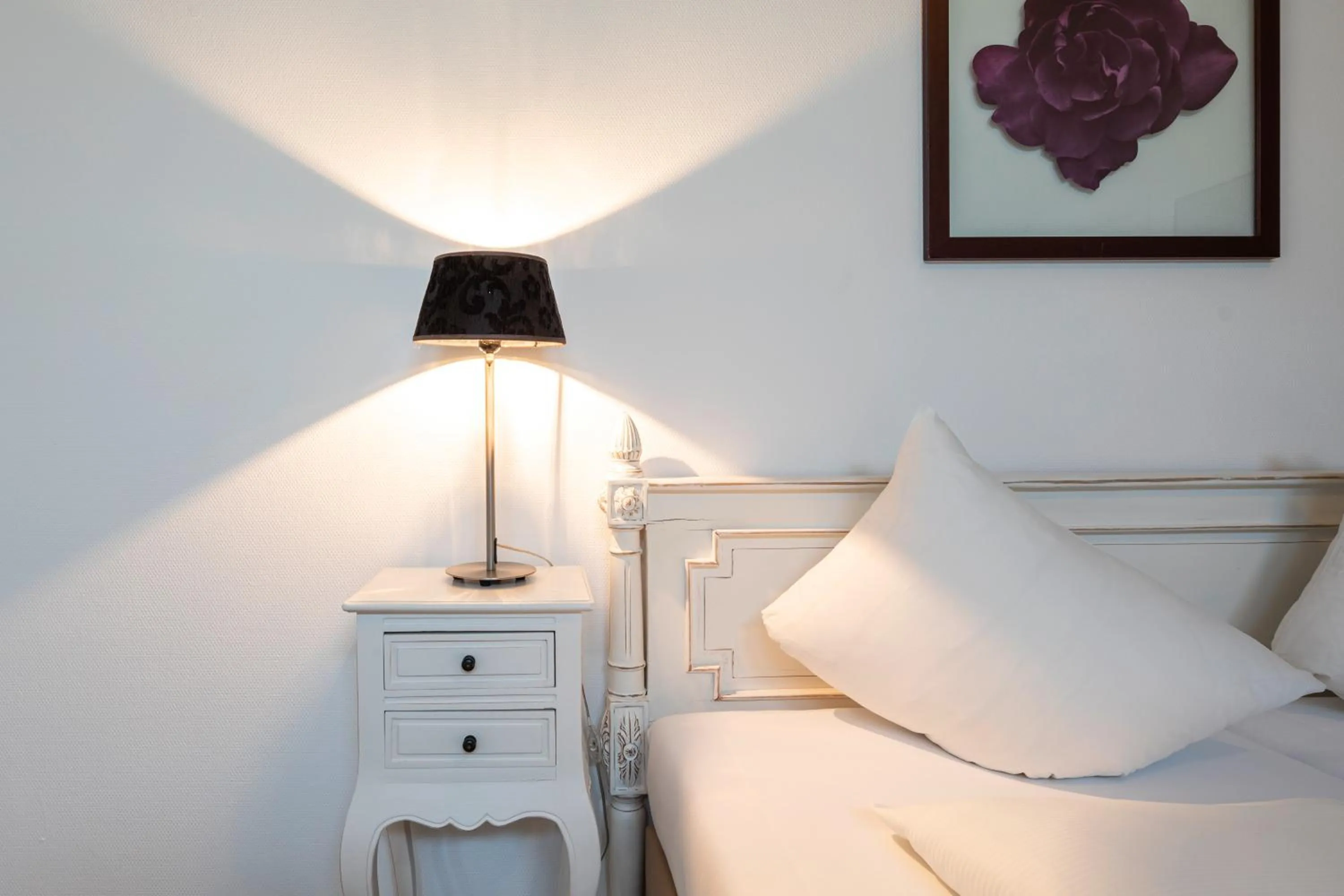 Mountain view, Bed in Marina Walensee Hotel