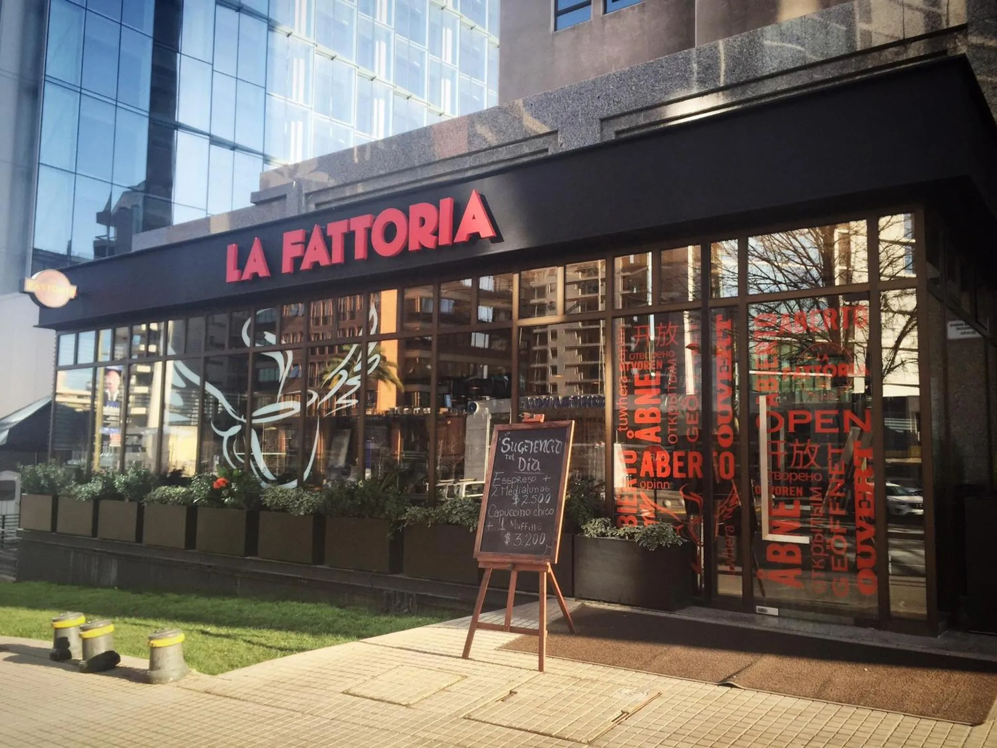 Property building in Hotel Regal Pacific Santiago