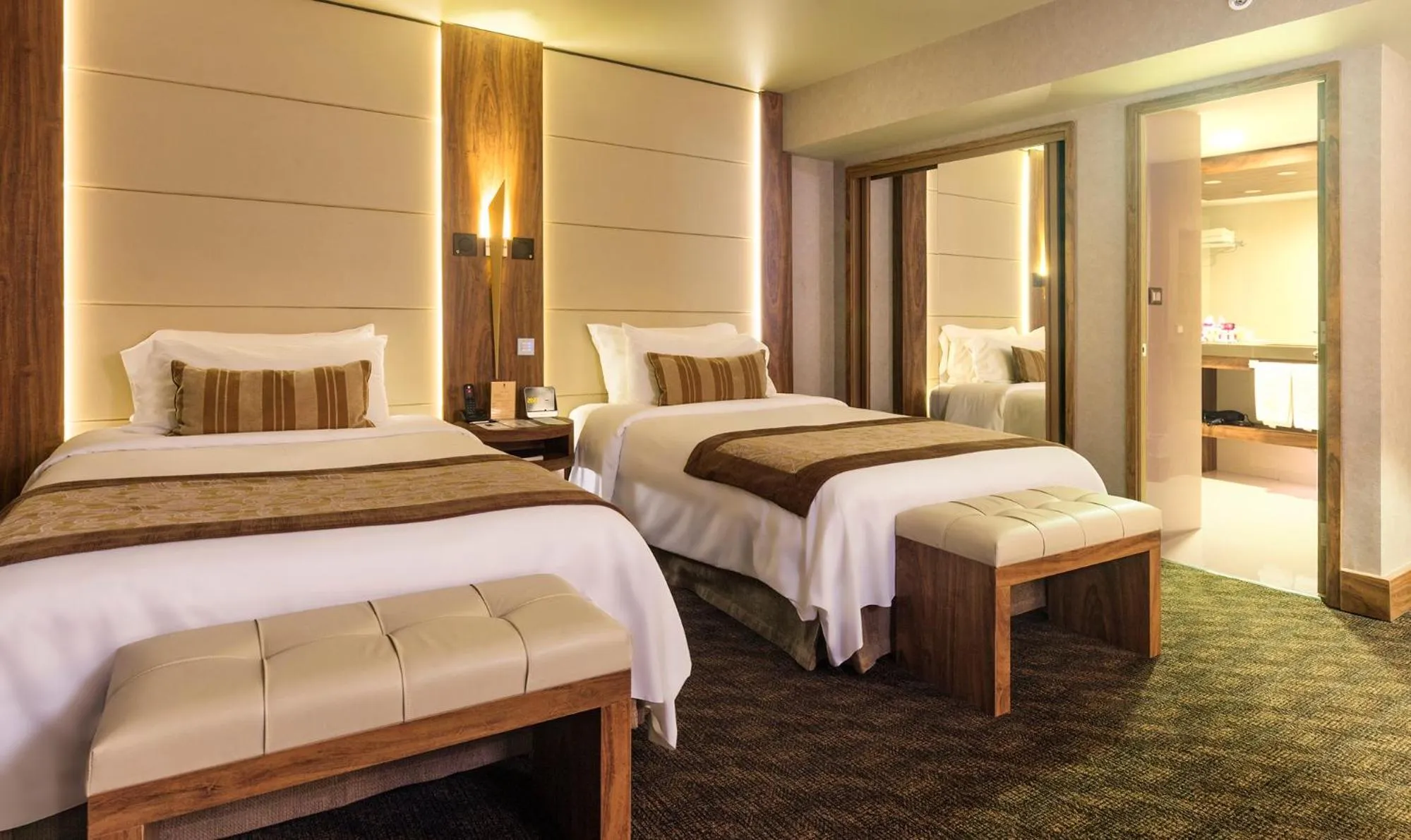 Photo of the whole room, Bed in Hotel Regal Pacific Santiago