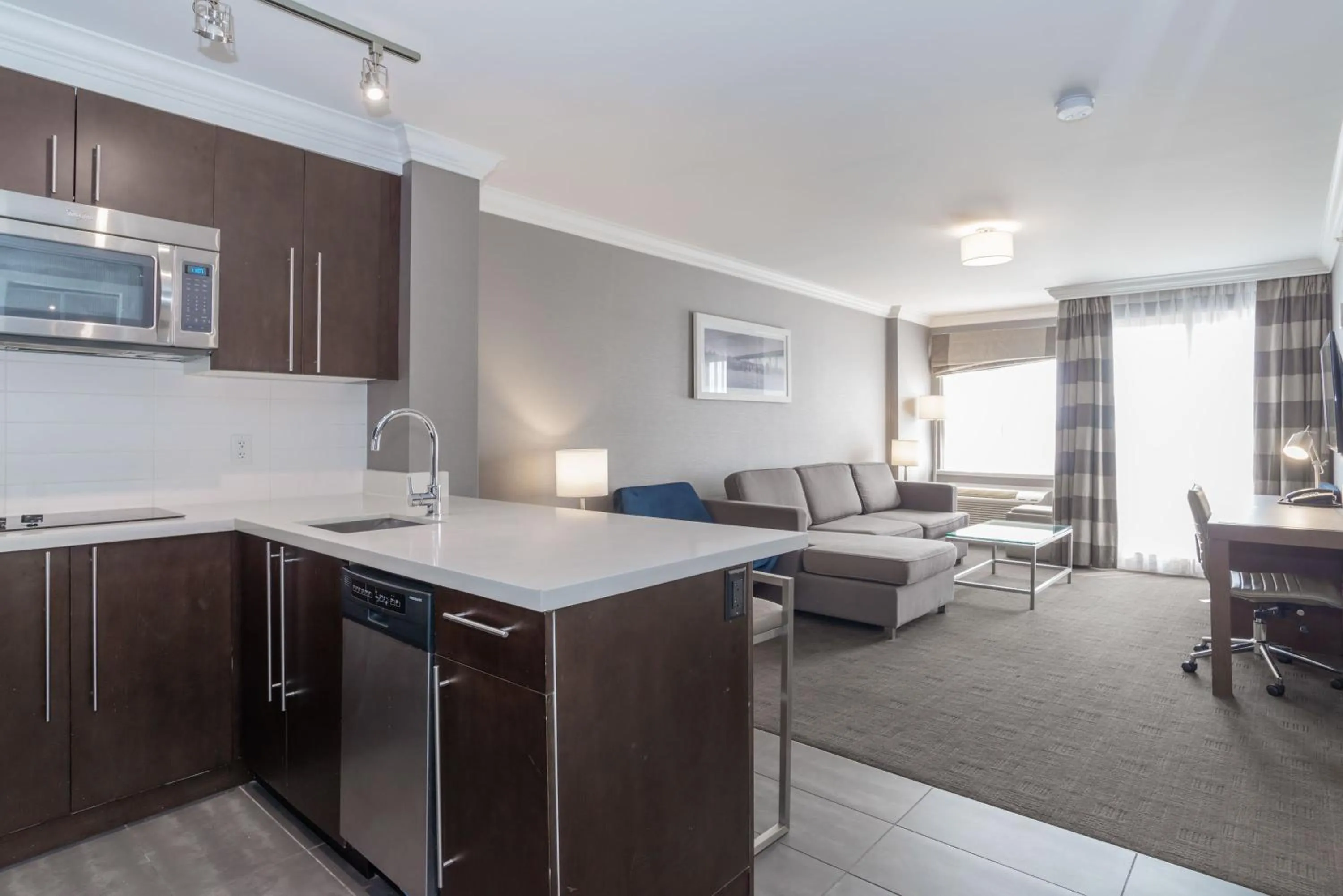 Photo of the whole room in Sandman Hotel Edmonton West