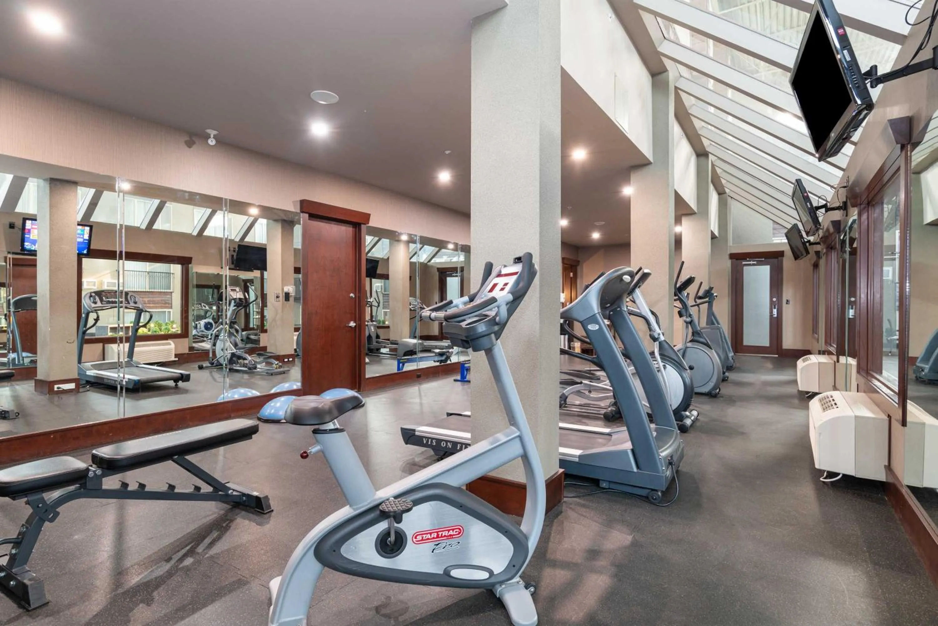 Fitness centre/facilities in Sandman Hotel Edmonton West