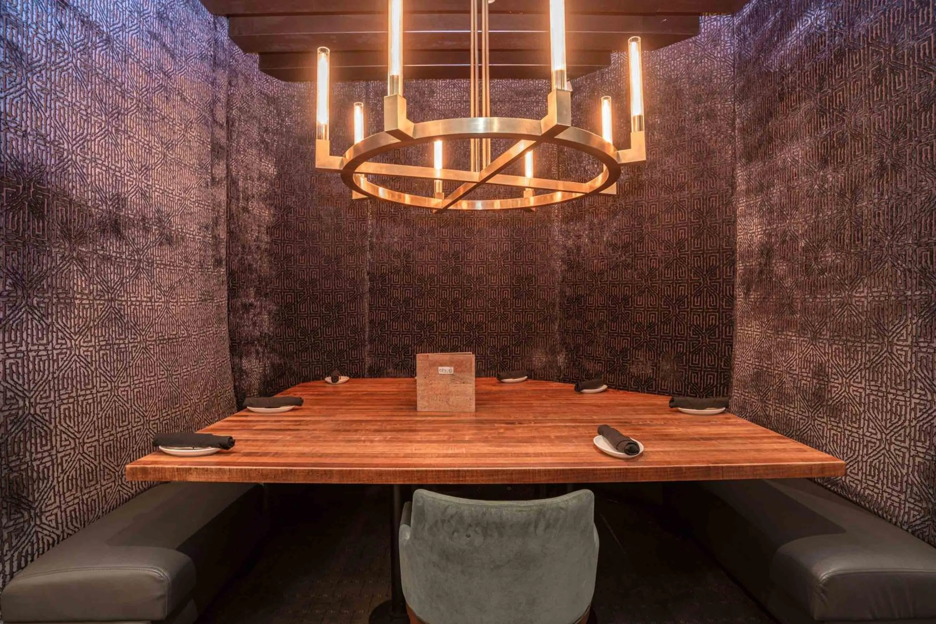 Restaurant/places to eat in Sandman Hotel Edmonton West