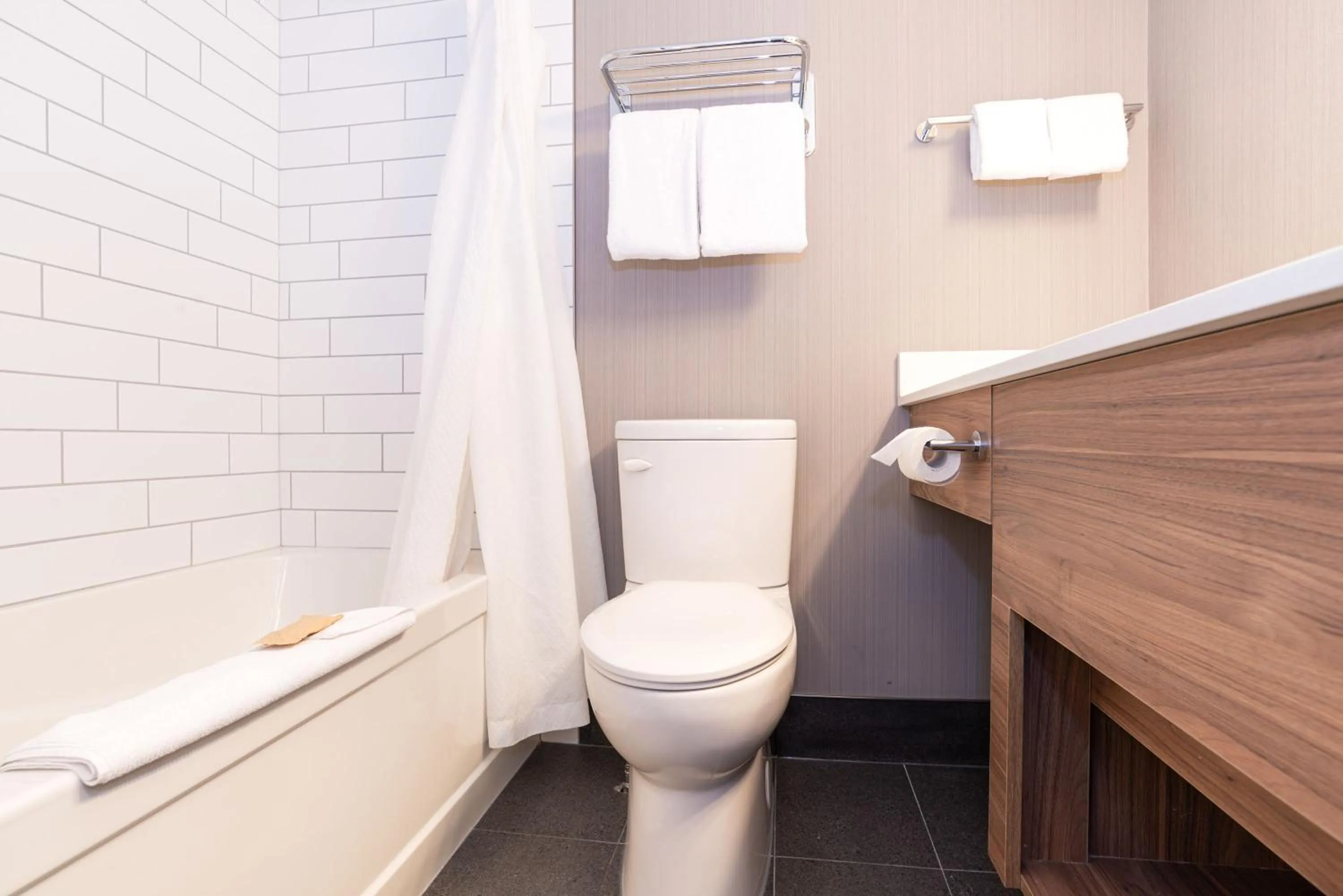 Bathroom in Sandman Hotel Edmonton West