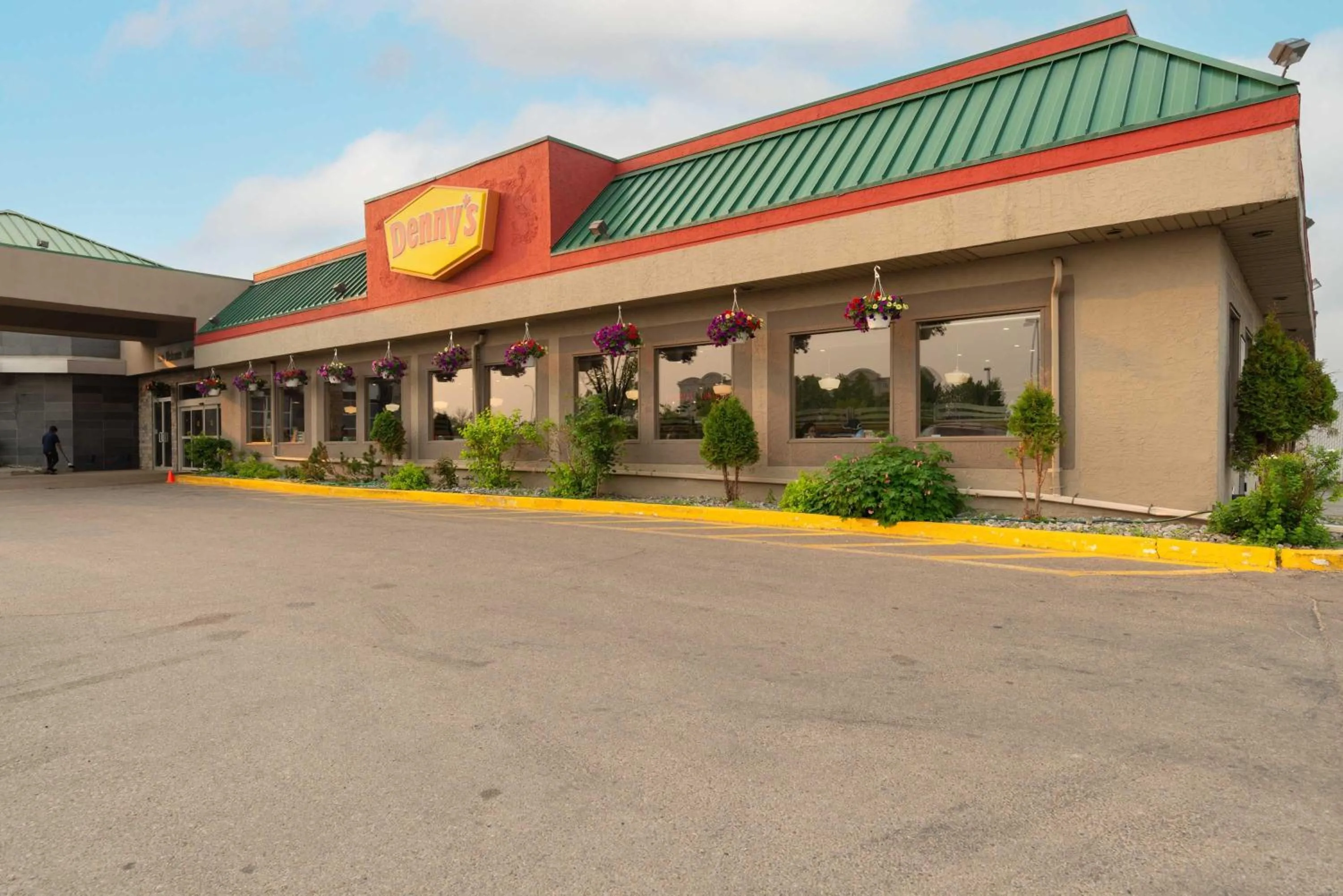 Restaurant/places to eat in Sandman Hotel Edmonton West