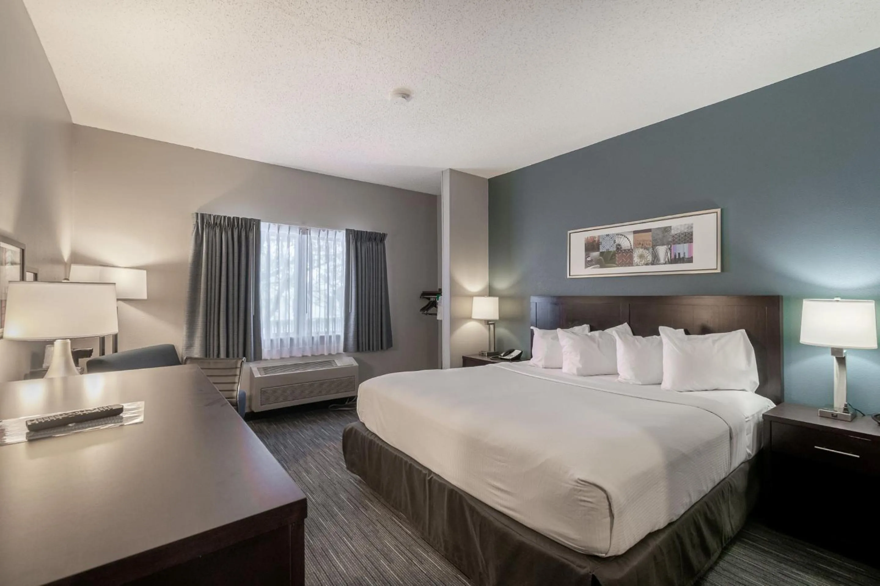 Bed in Wingate by Wyndham Great Falls