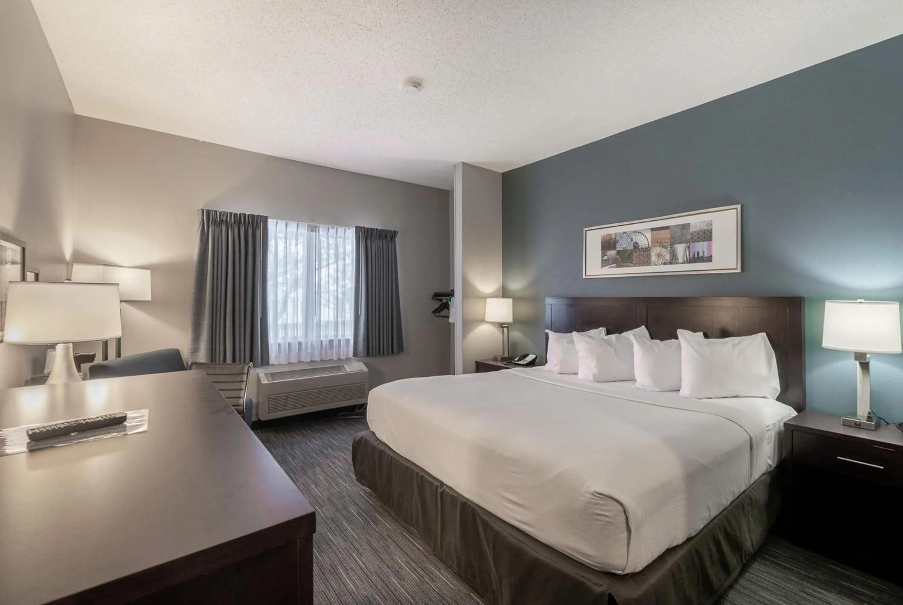 Photo of the whole room, Bed in Wingate by Wyndham Great Falls