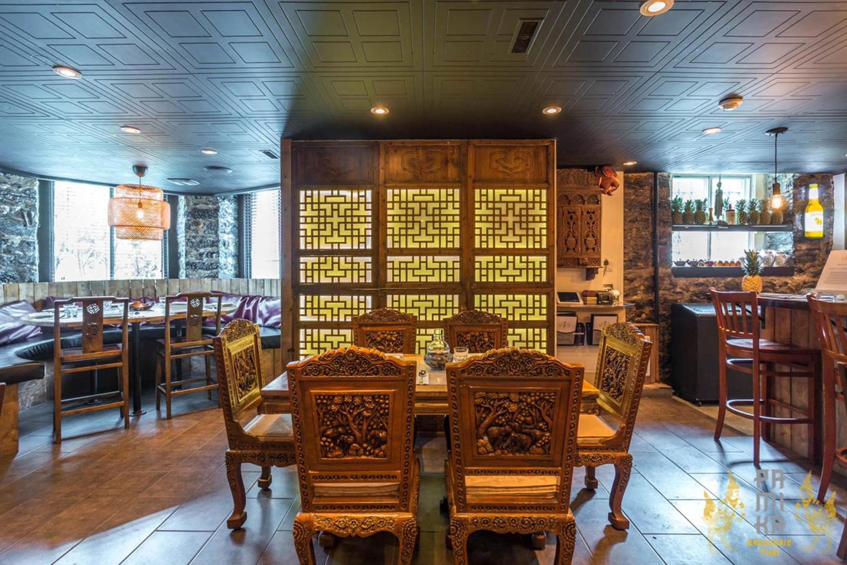 Restaurant/places to eat in Hotel de Paris Montreal