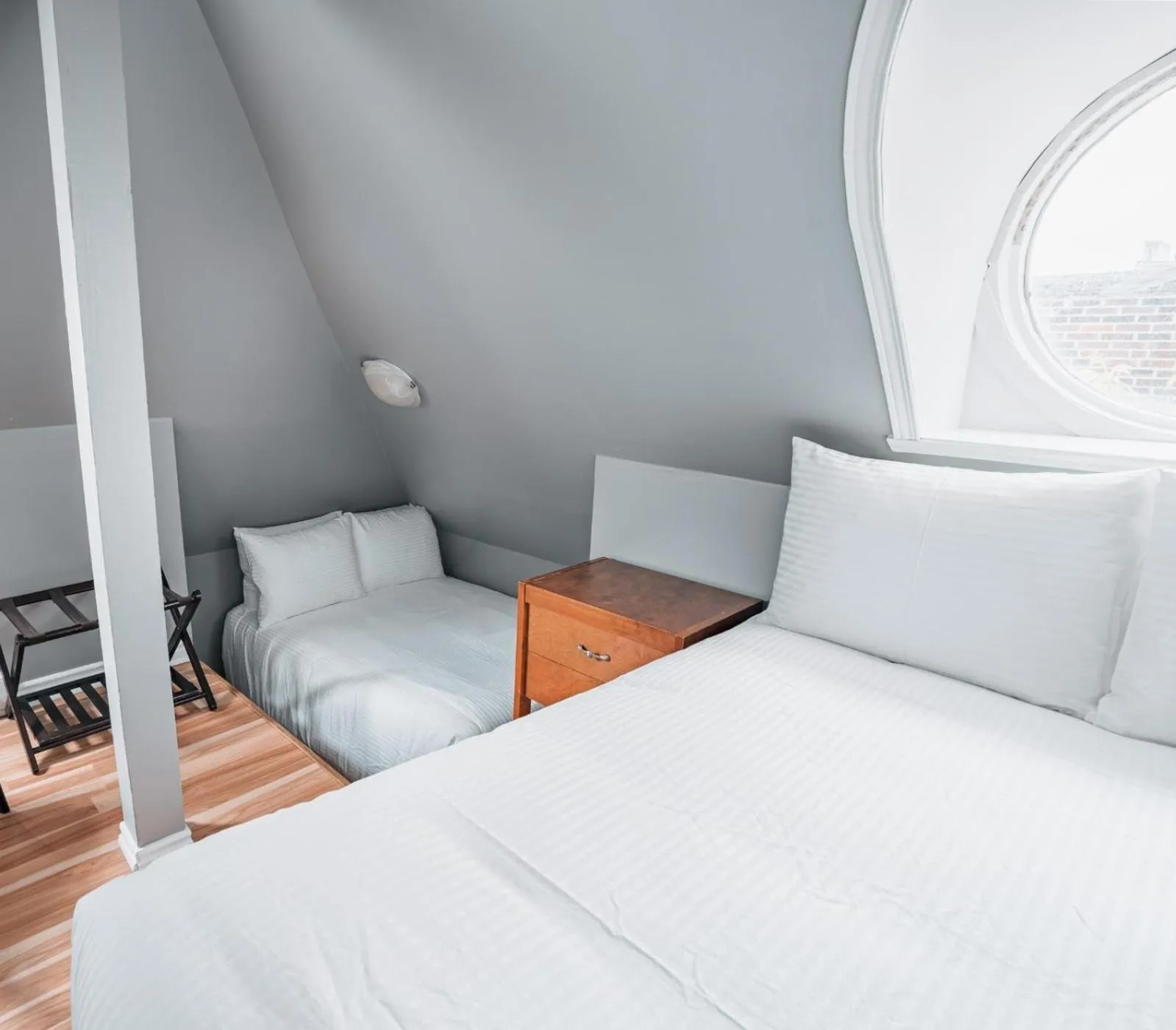 Bed in Hotel de Paris Montreal