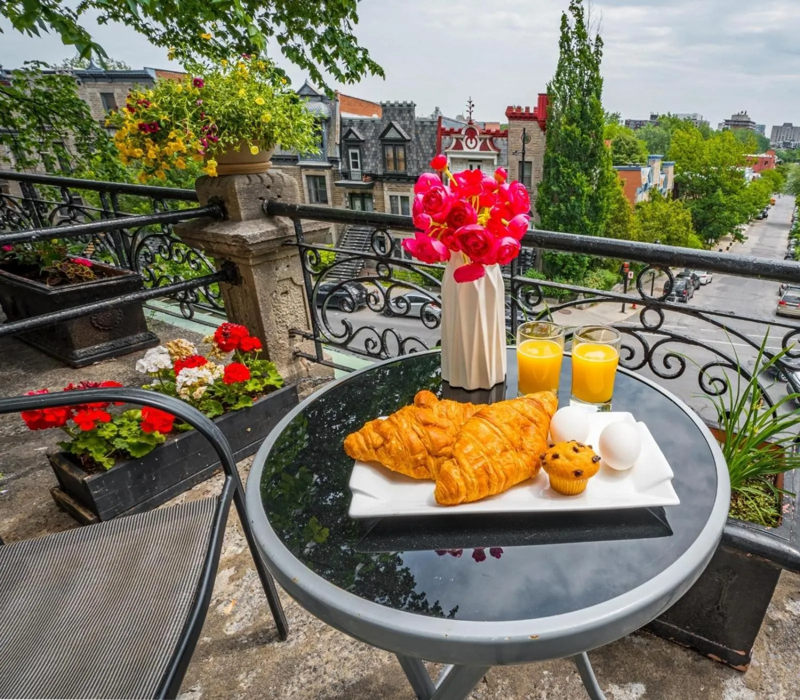 Balcony/Terrace in Hotel de Paris Montreal