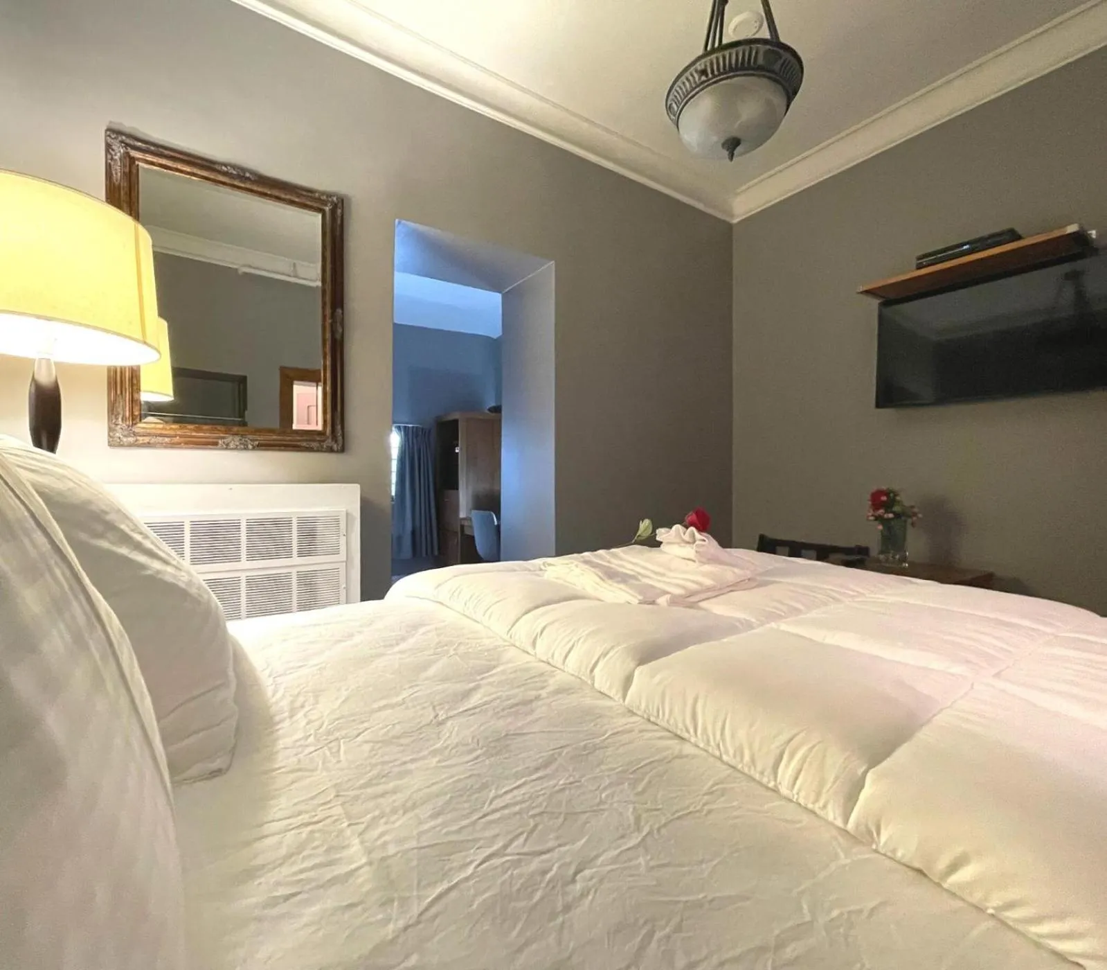 Bedroom in Hotel de Paris Montreal