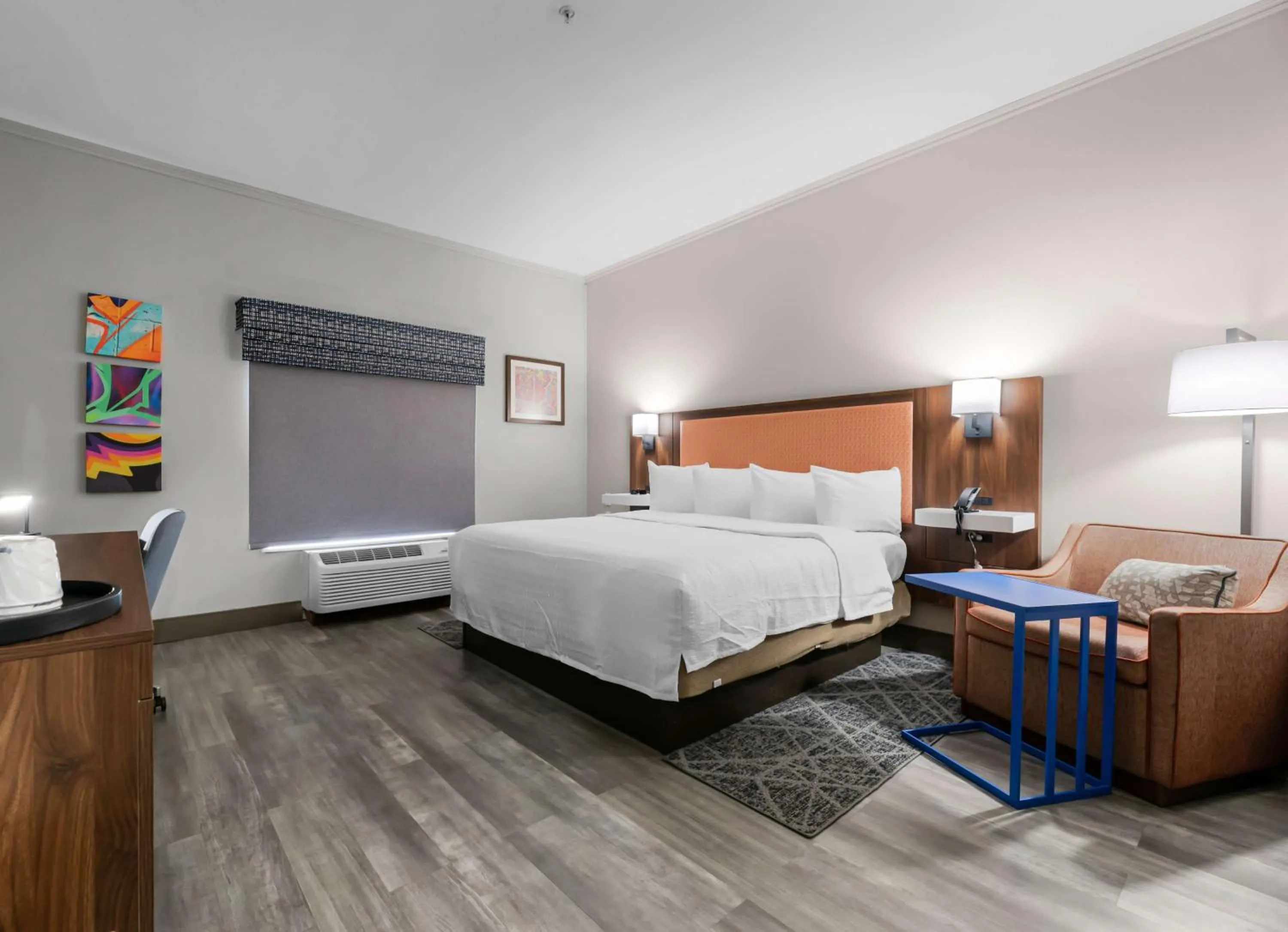 Bed in Hampton Inn Seguin