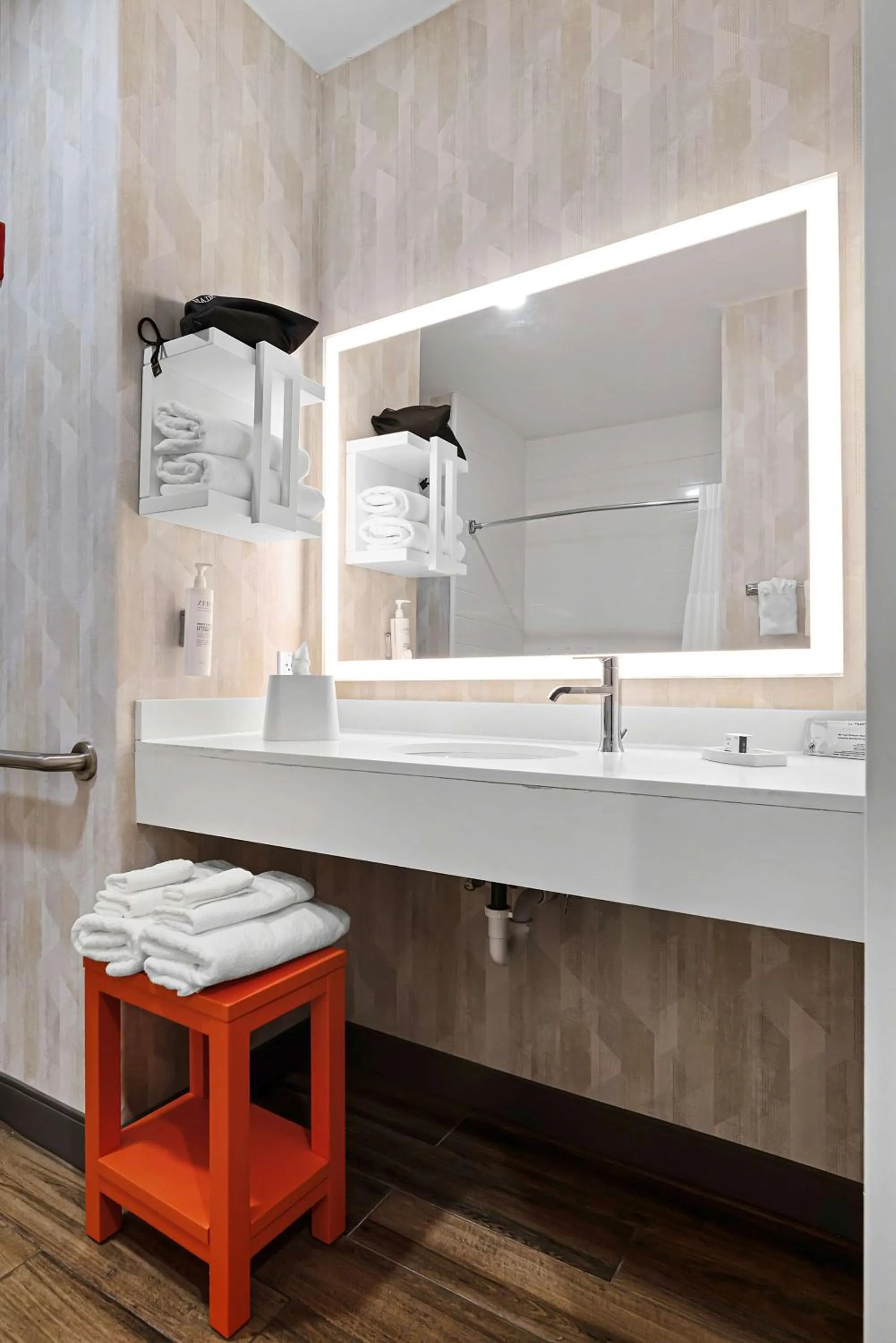 Bathroom in Hampton Inn Seguin