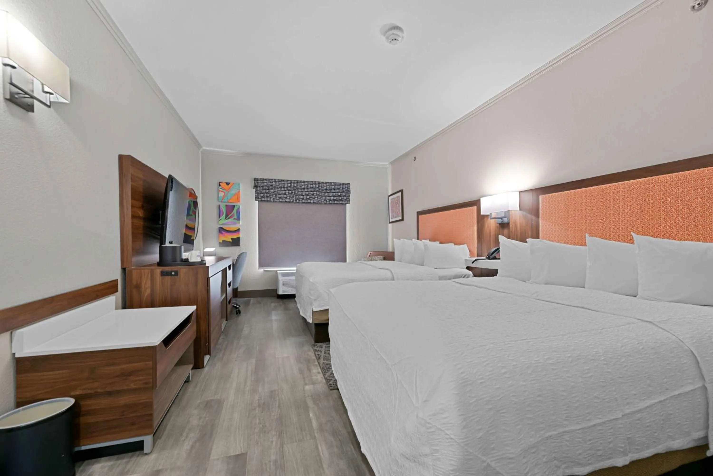 Bed in Hampton Inn Seguin