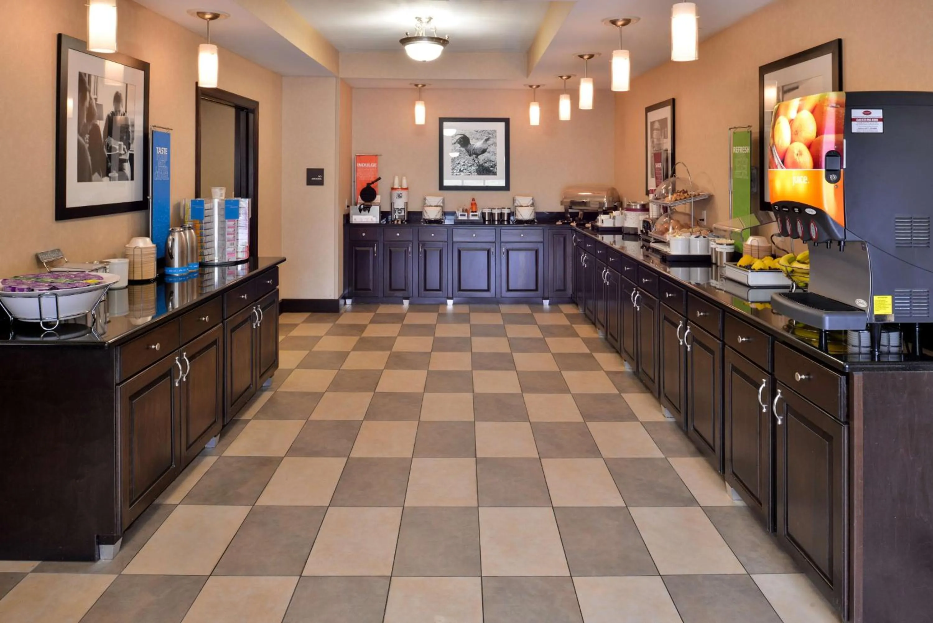 Restaurant/places to eat in Wingate by Wyndham Steubenville