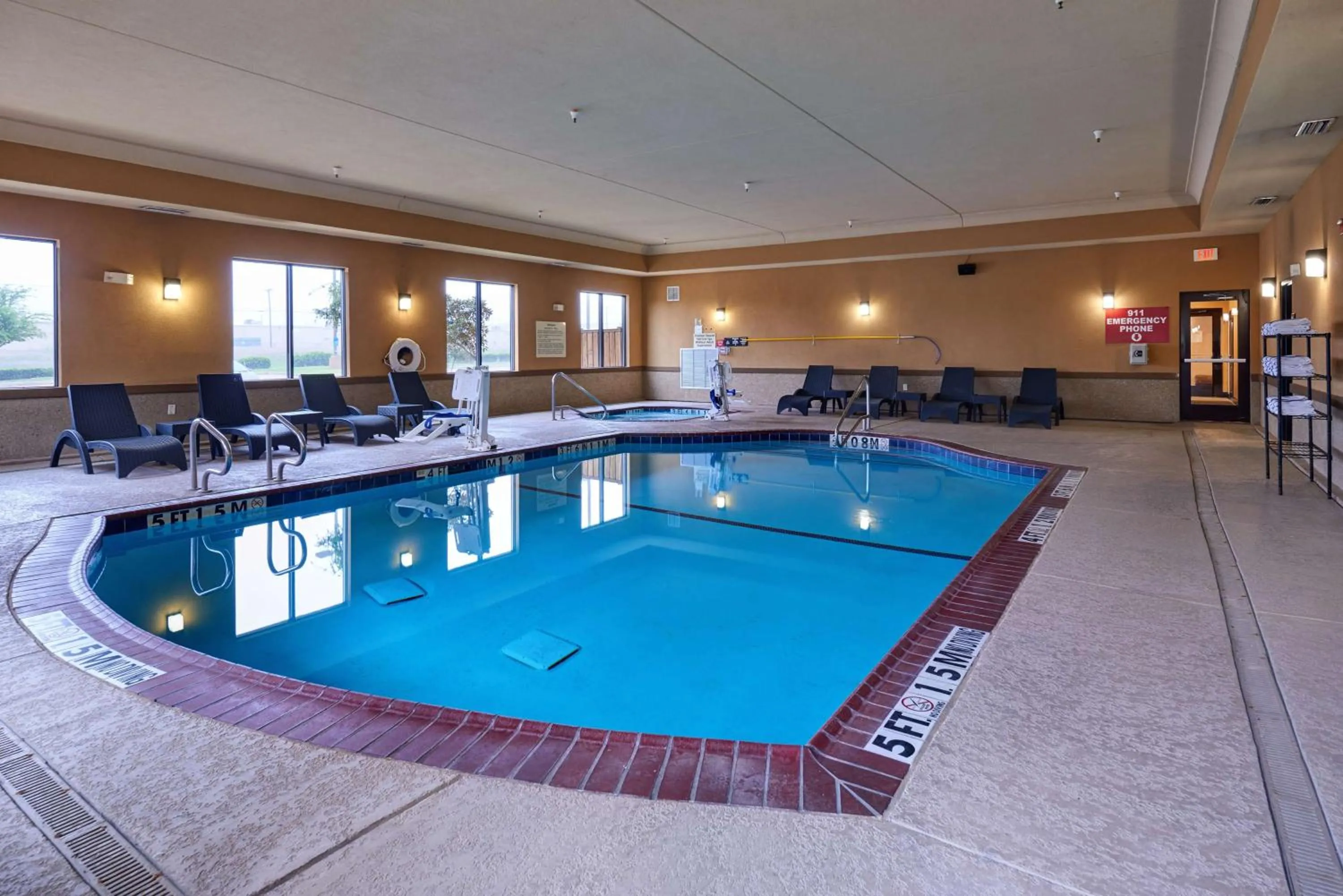 Pool view in Hampton Inn & Suites Longview North