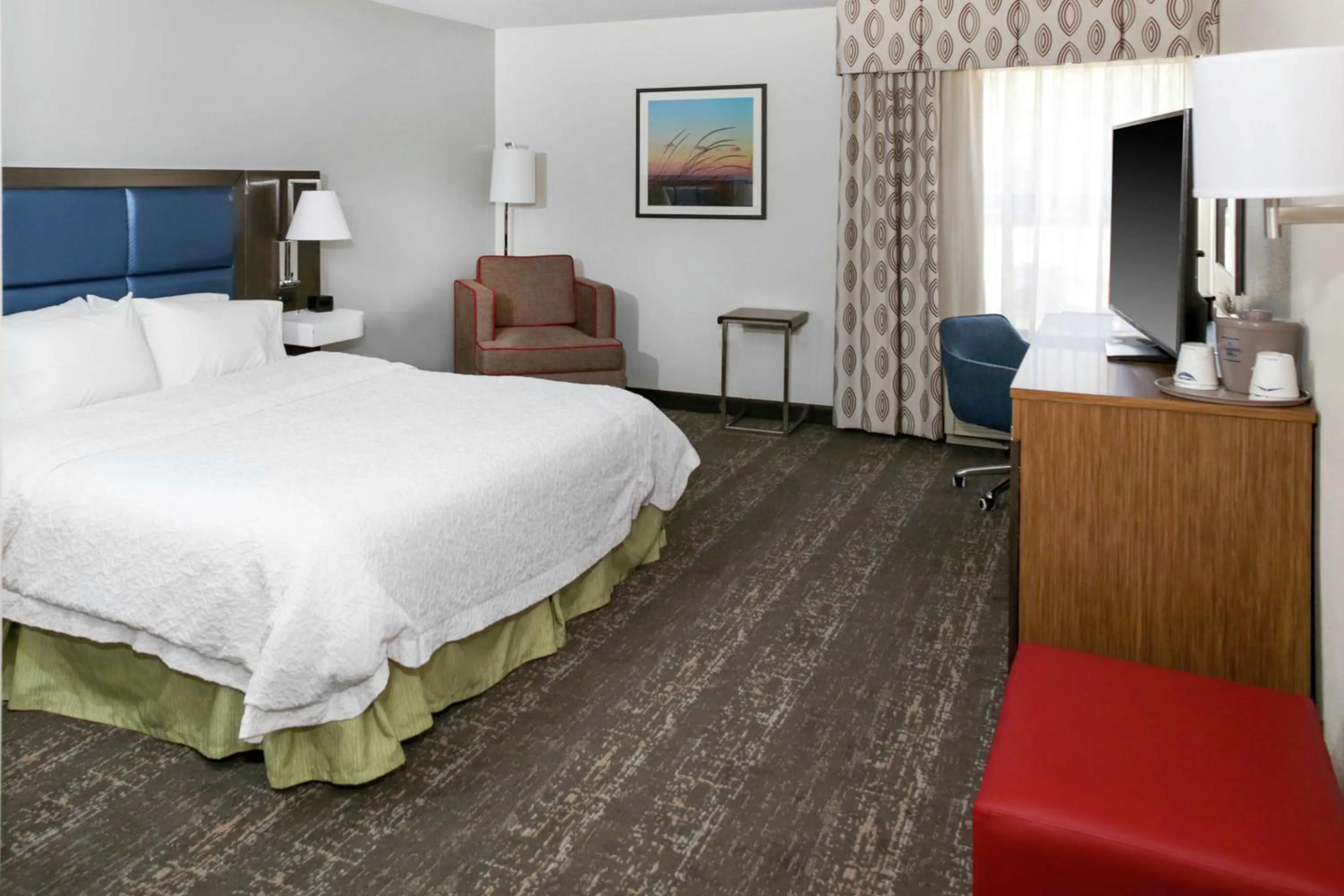 Bedroom, Bed in Hampton Inn Portage