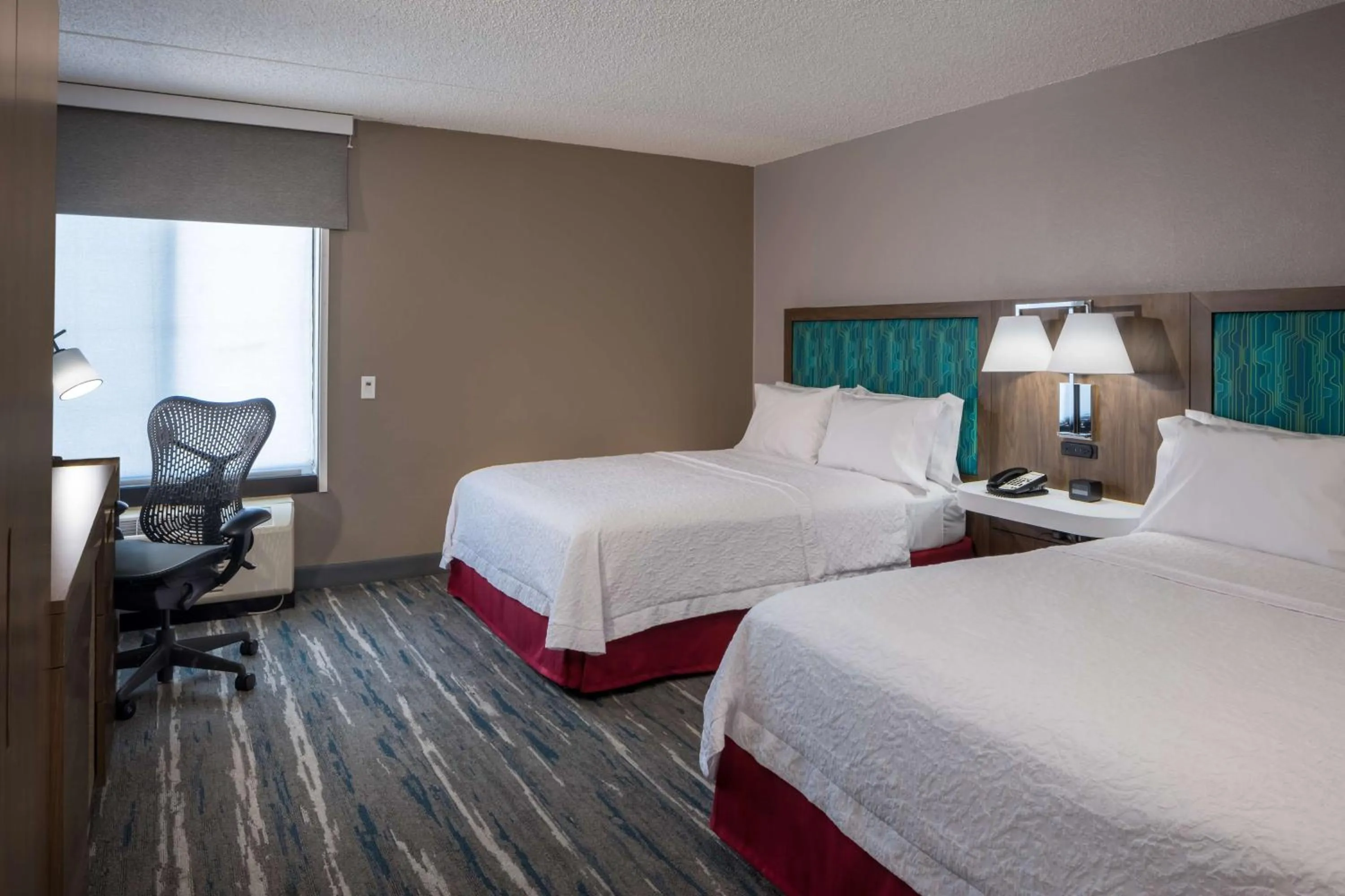 Bed in Hampton Inn Bentonville-Rogers