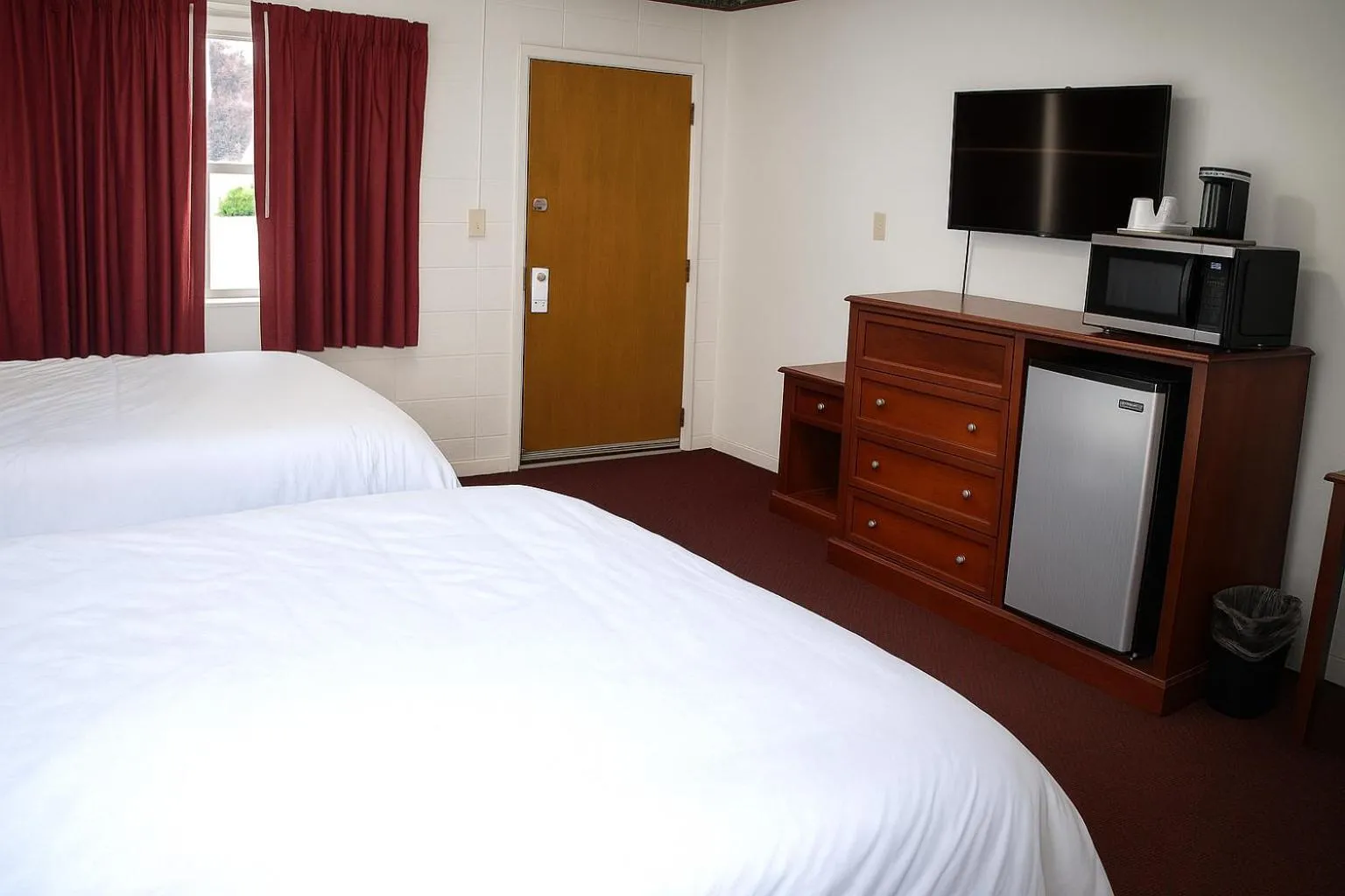 Bed in Ventura Motel