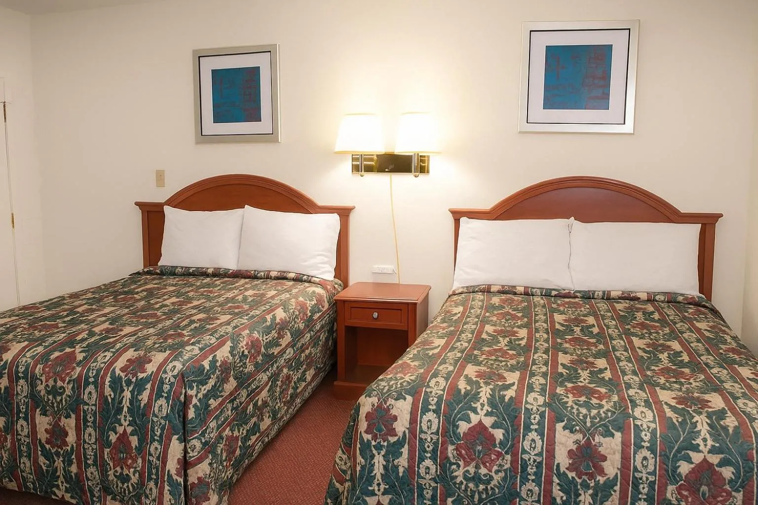 Bed in Ventura Motel