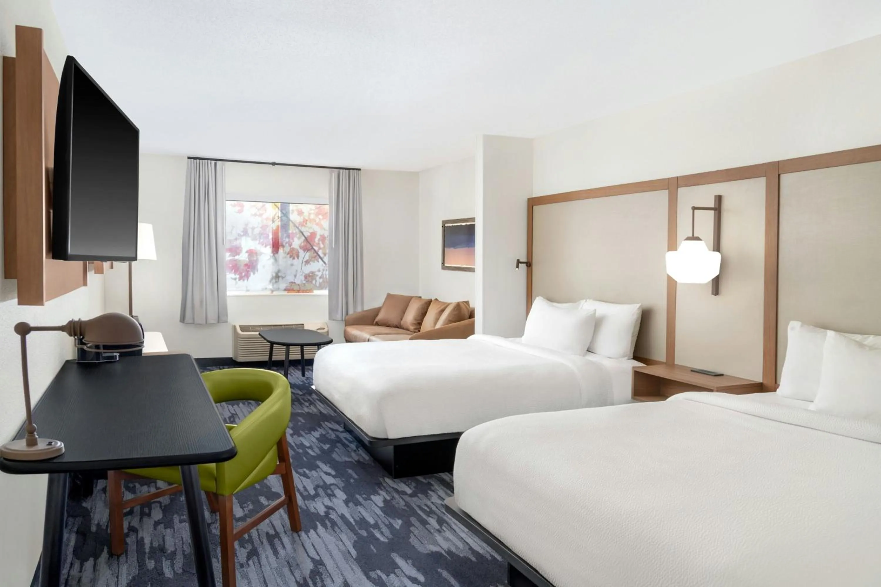 Photo of the whole room, Bed in Fairfield Inn & Suites Saginaw