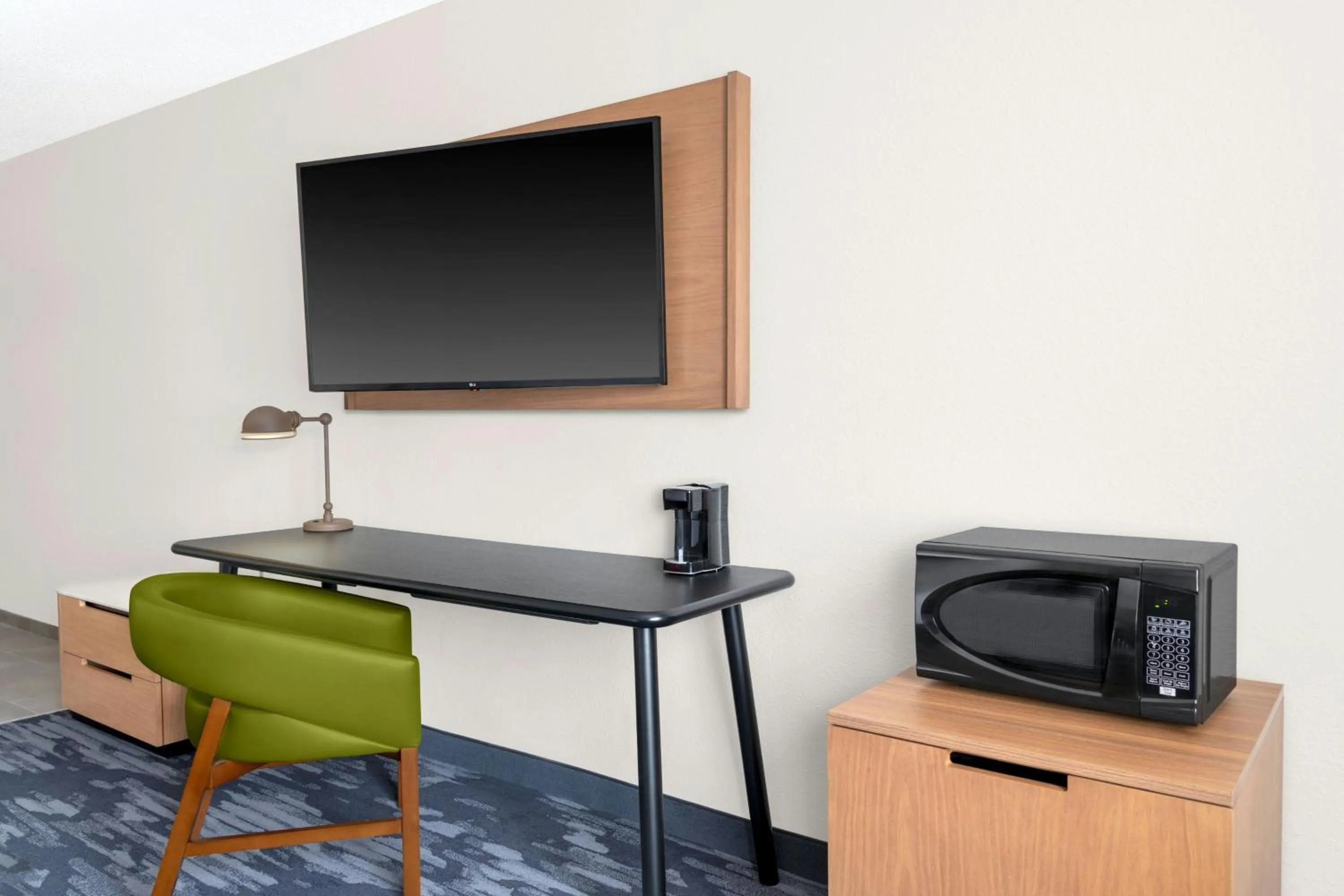 Photo of the whole room in Fairfield Inn & Suites Saginaw