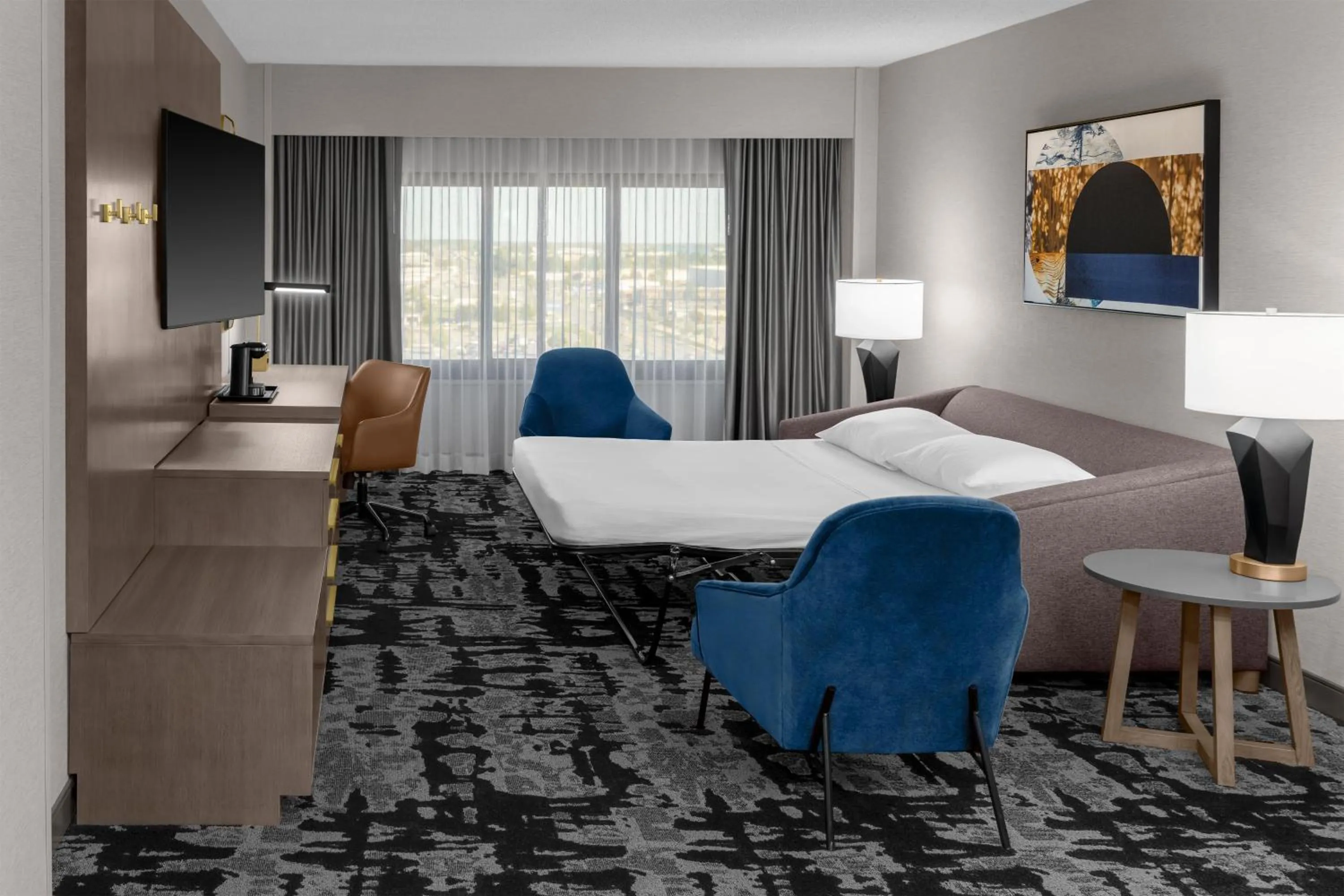 Living room, Bed in DoubleTree by Hilton Springfield