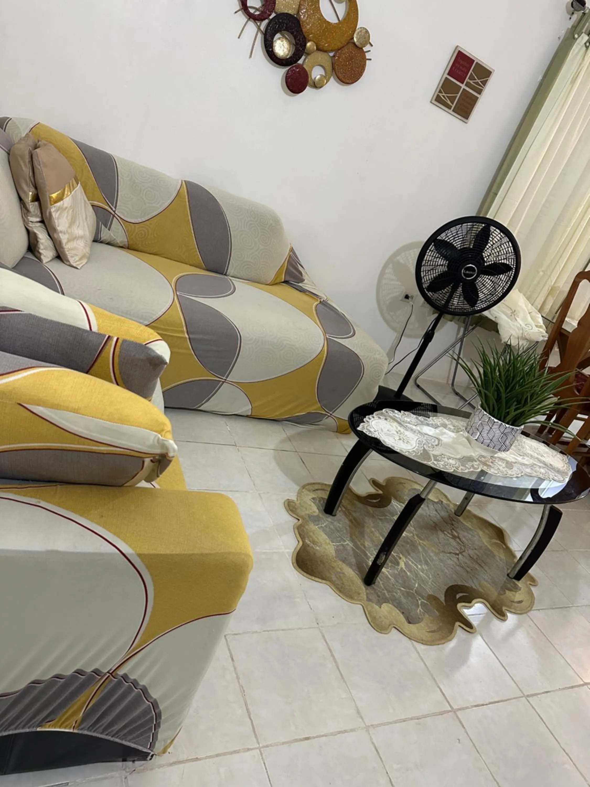 Living room in Rhyne Park Inn