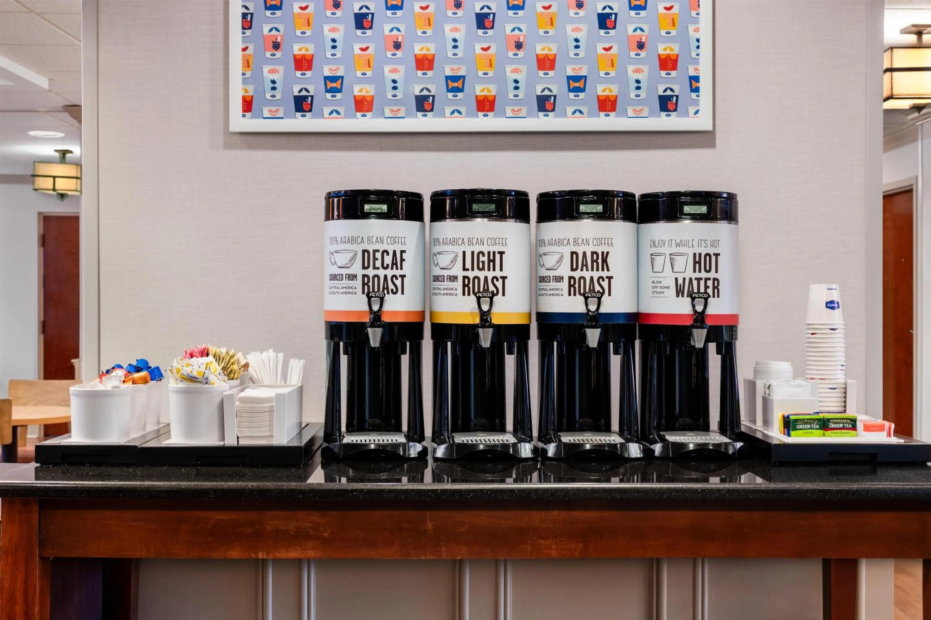 Dining area in Hampton Inn South Hill
