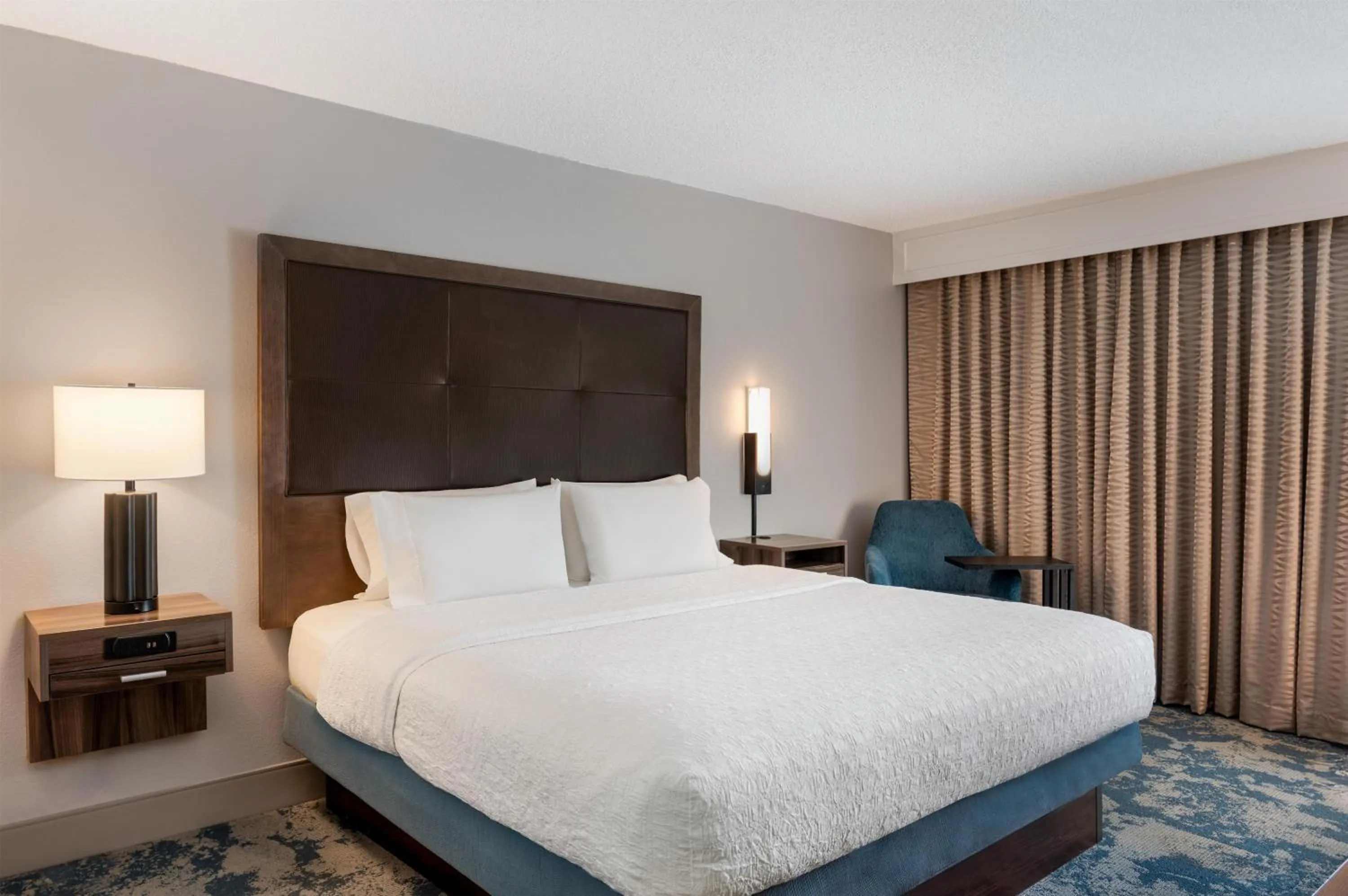 Bed in Hampton Inn South Hill