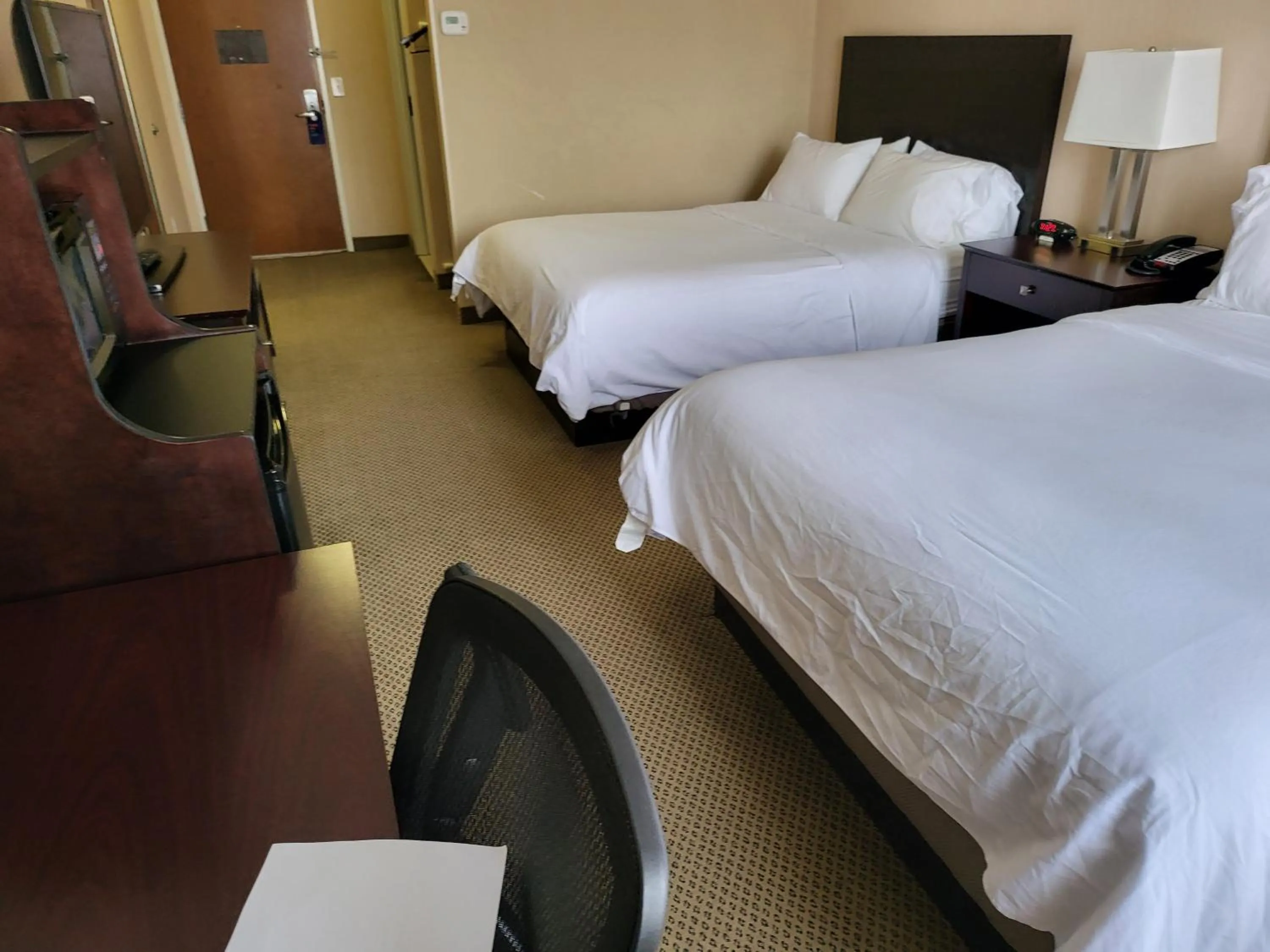 Photo of the whole room, Bed in Holiday Inn Express Hotel & Suites Tipp City by IHG