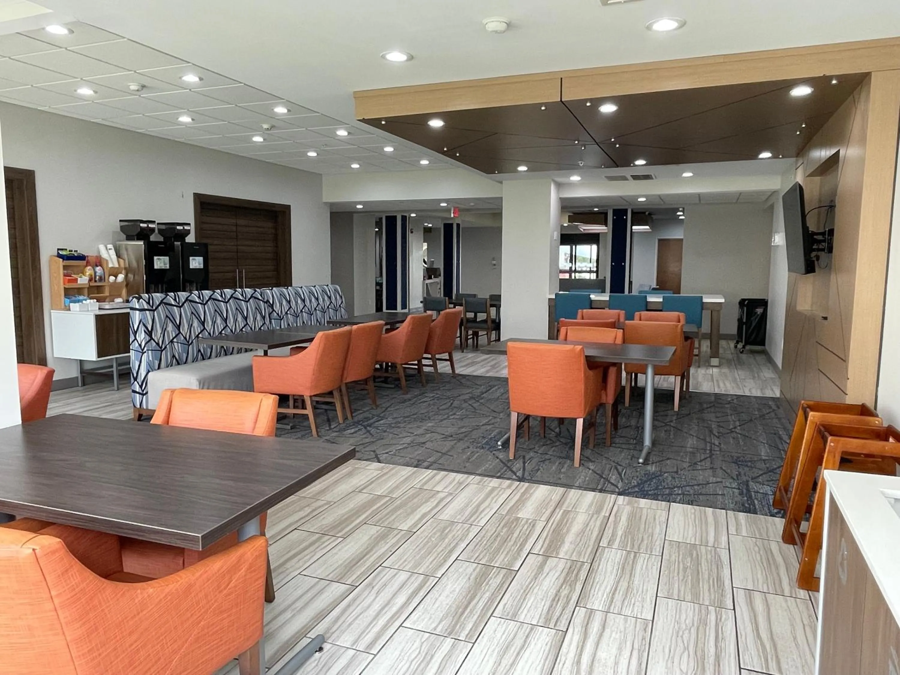 Property building in Holiday Inn Express Hotel & Suites Tipp City by IHG