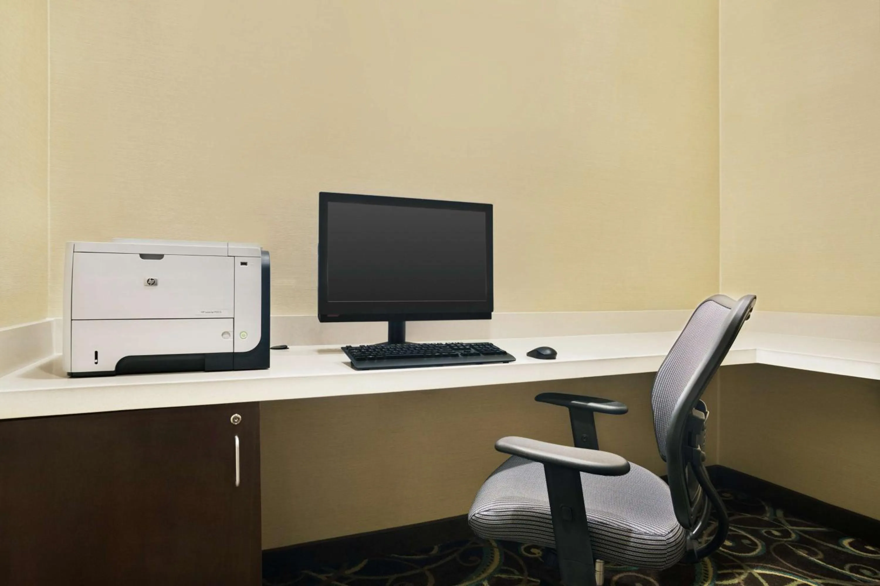 Business facilities in Hampton Inn Shawnee