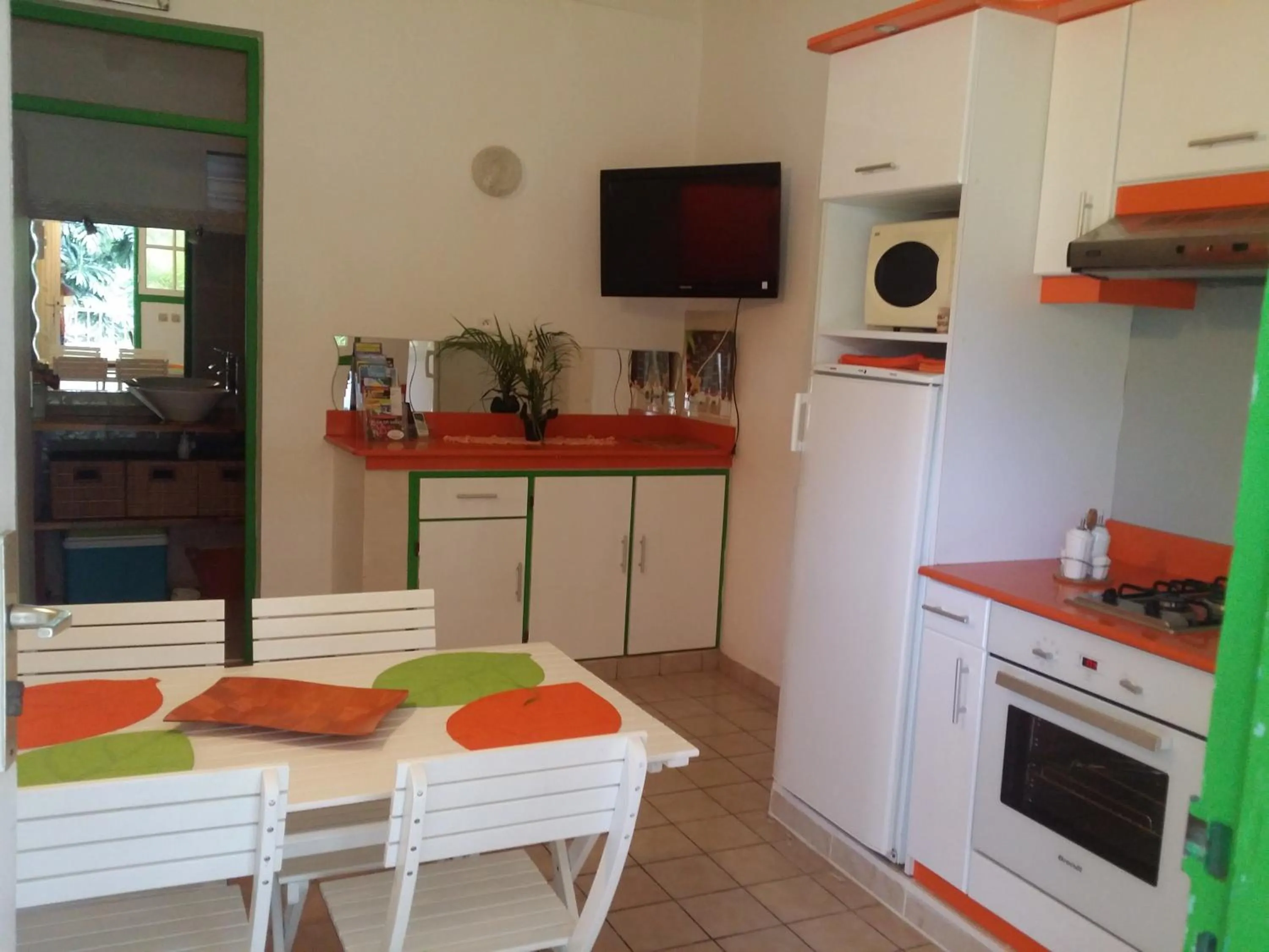Kitchen or kitchenette in Bungalow PAPAYE
