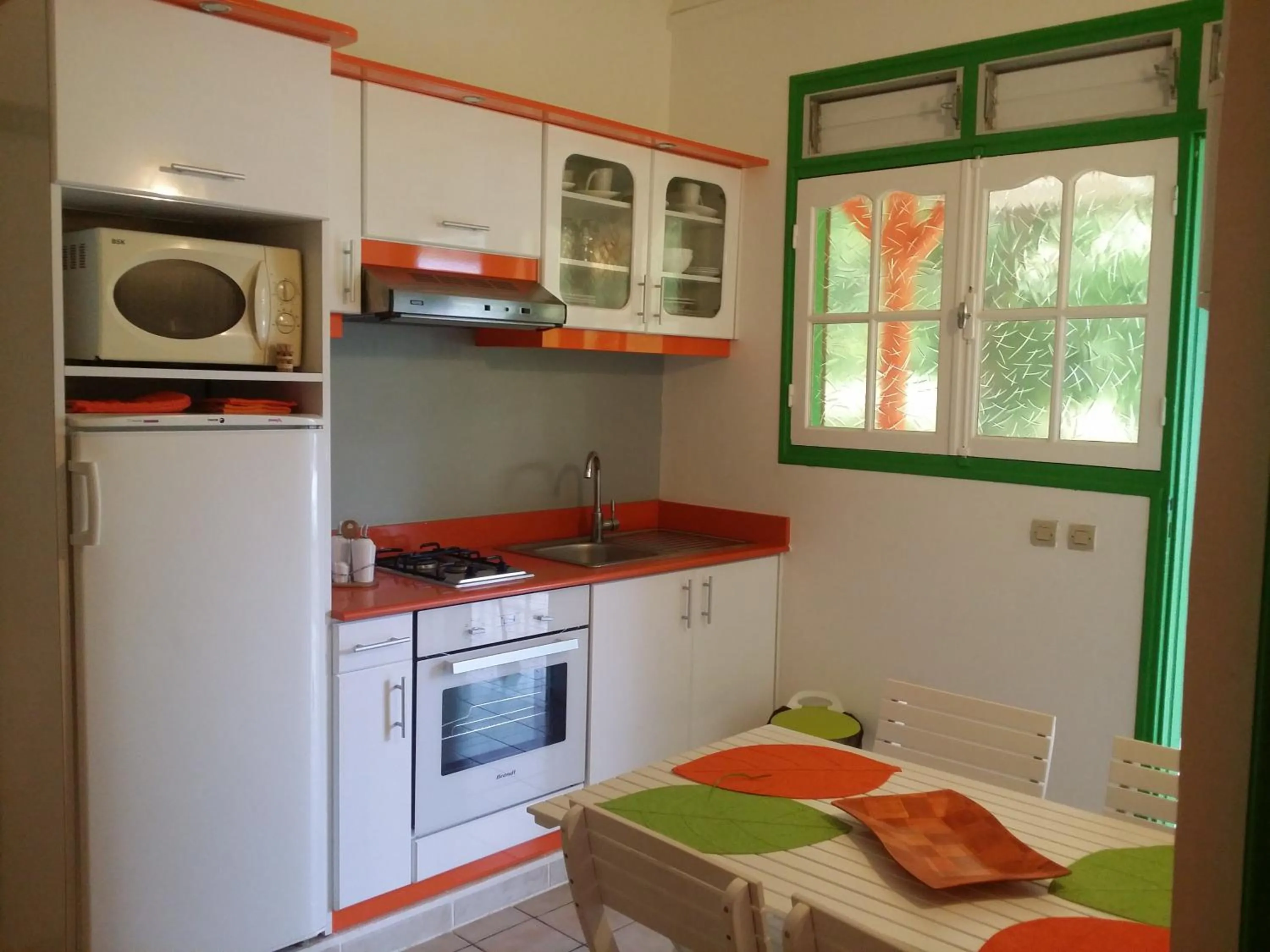 Kitchen or kitchenette in Bungalow PAPAYE