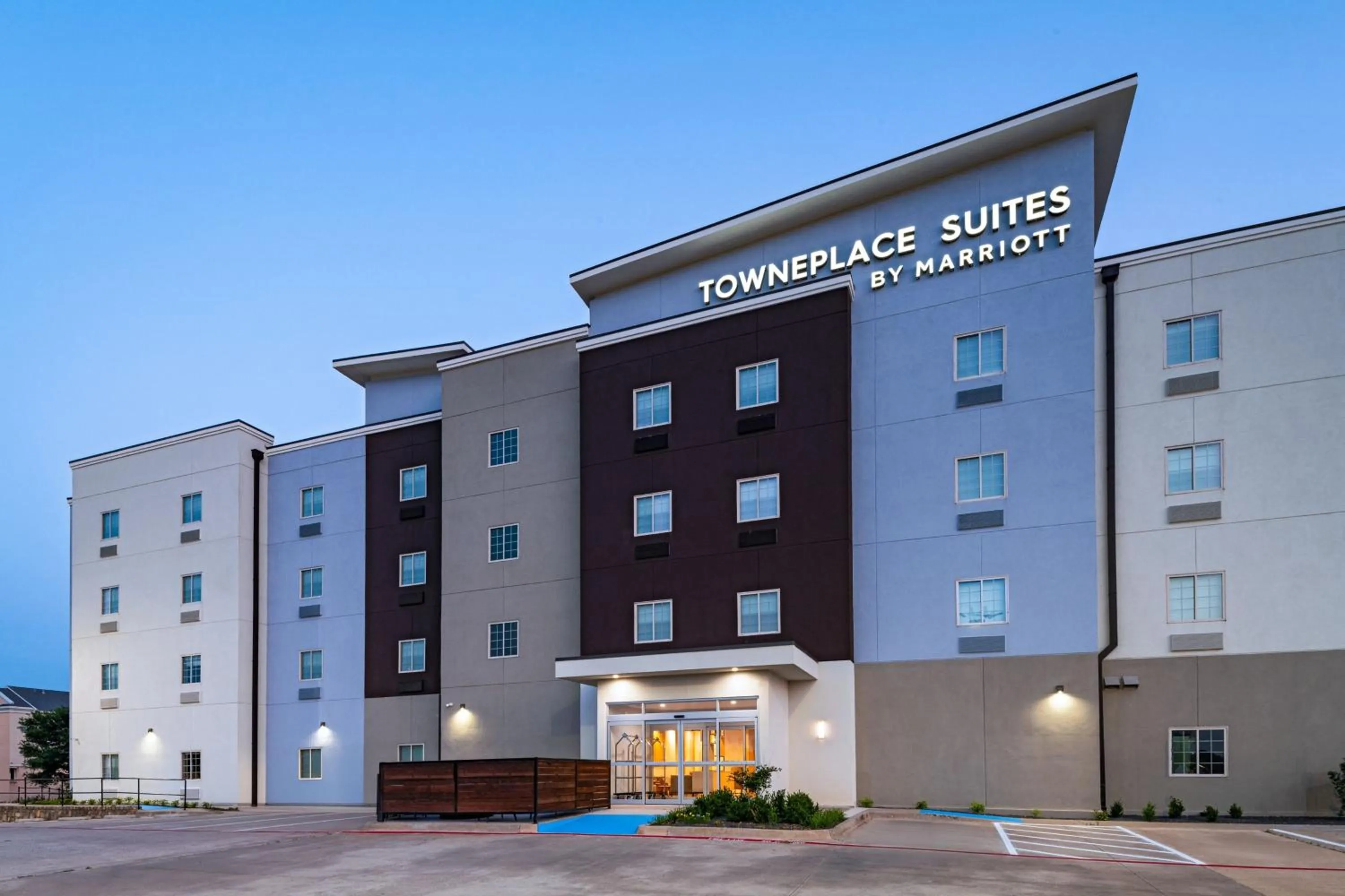 Property building in TownePlace Suites by Marriott Weatherford