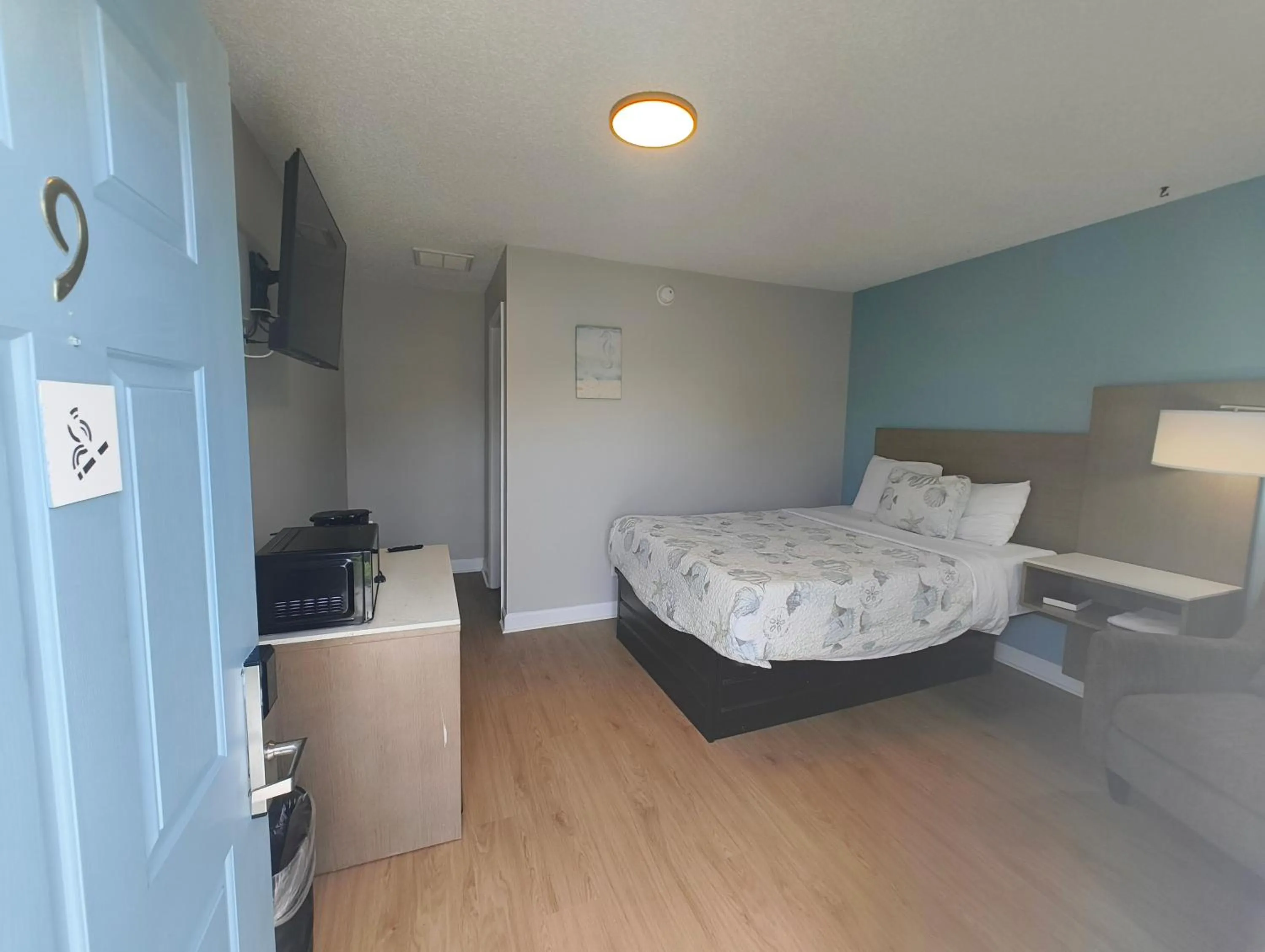 TV and multimedia, Bed in Sand Dollar Motel