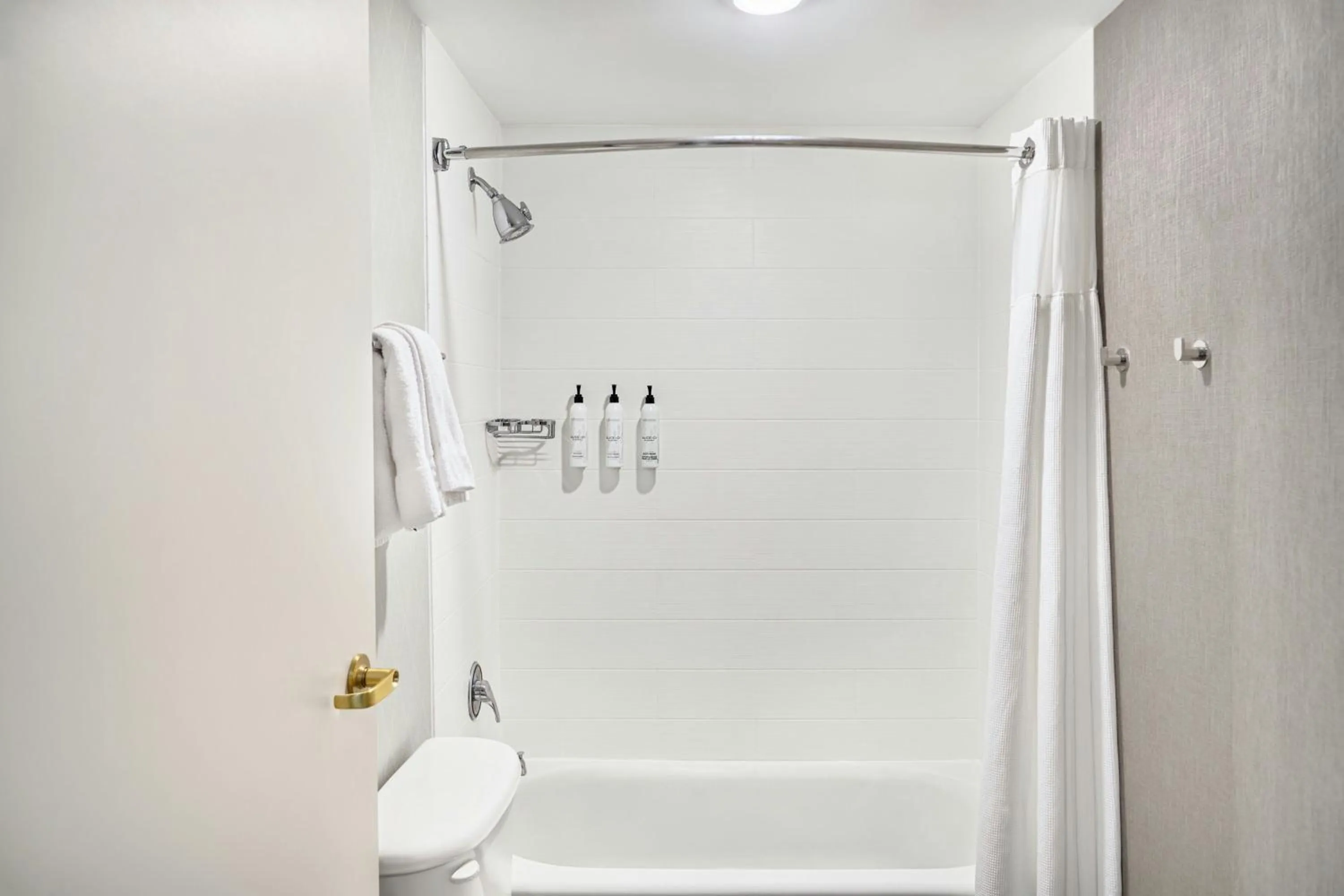 Bathroom in SpringHill Suites by Marriott Lansing